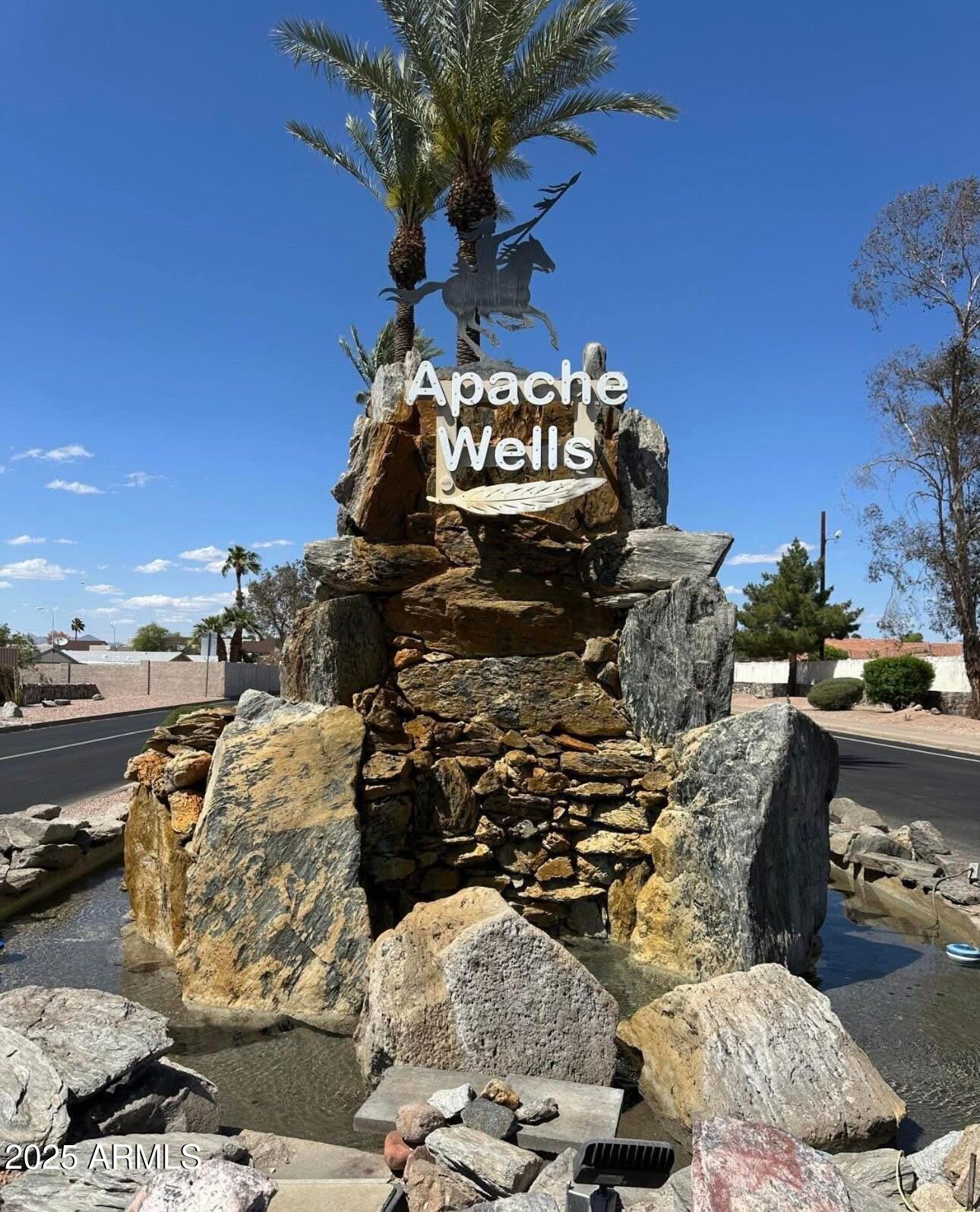 5808 E LOCKWOOD Street