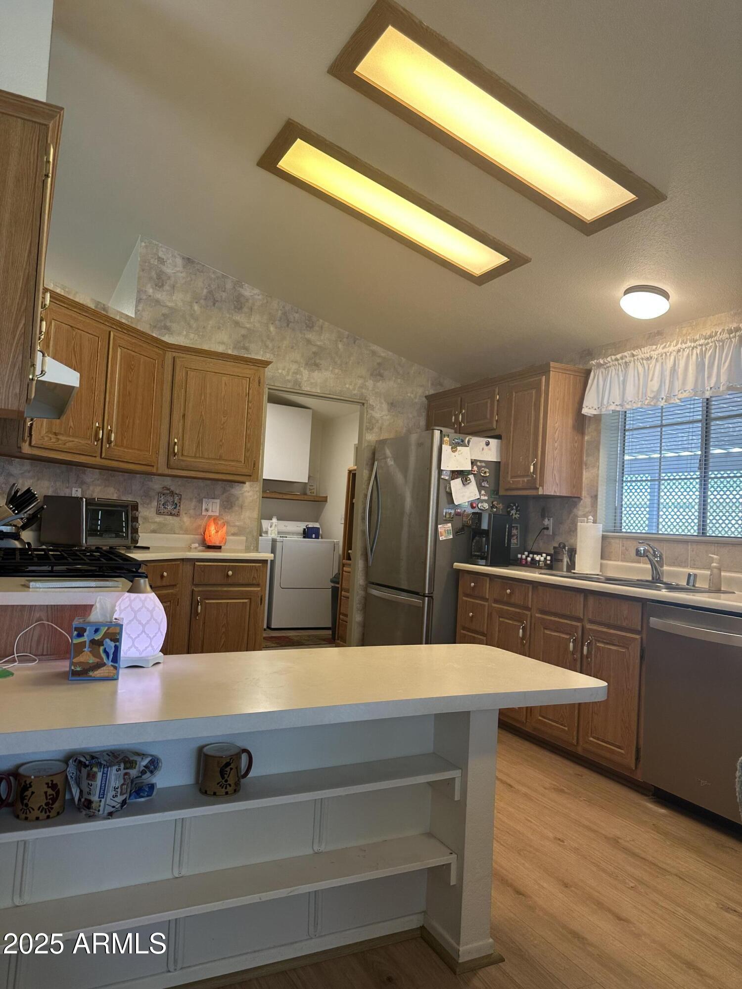 5808 E LOCKWOOD Street