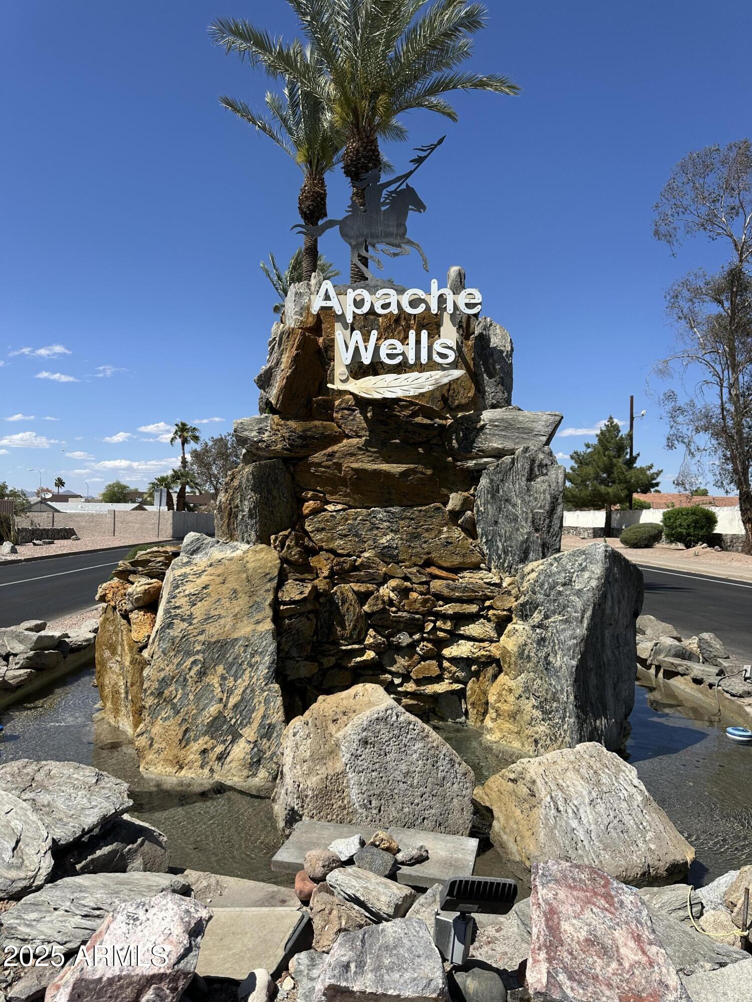 5808 E LOCKWOOD Street