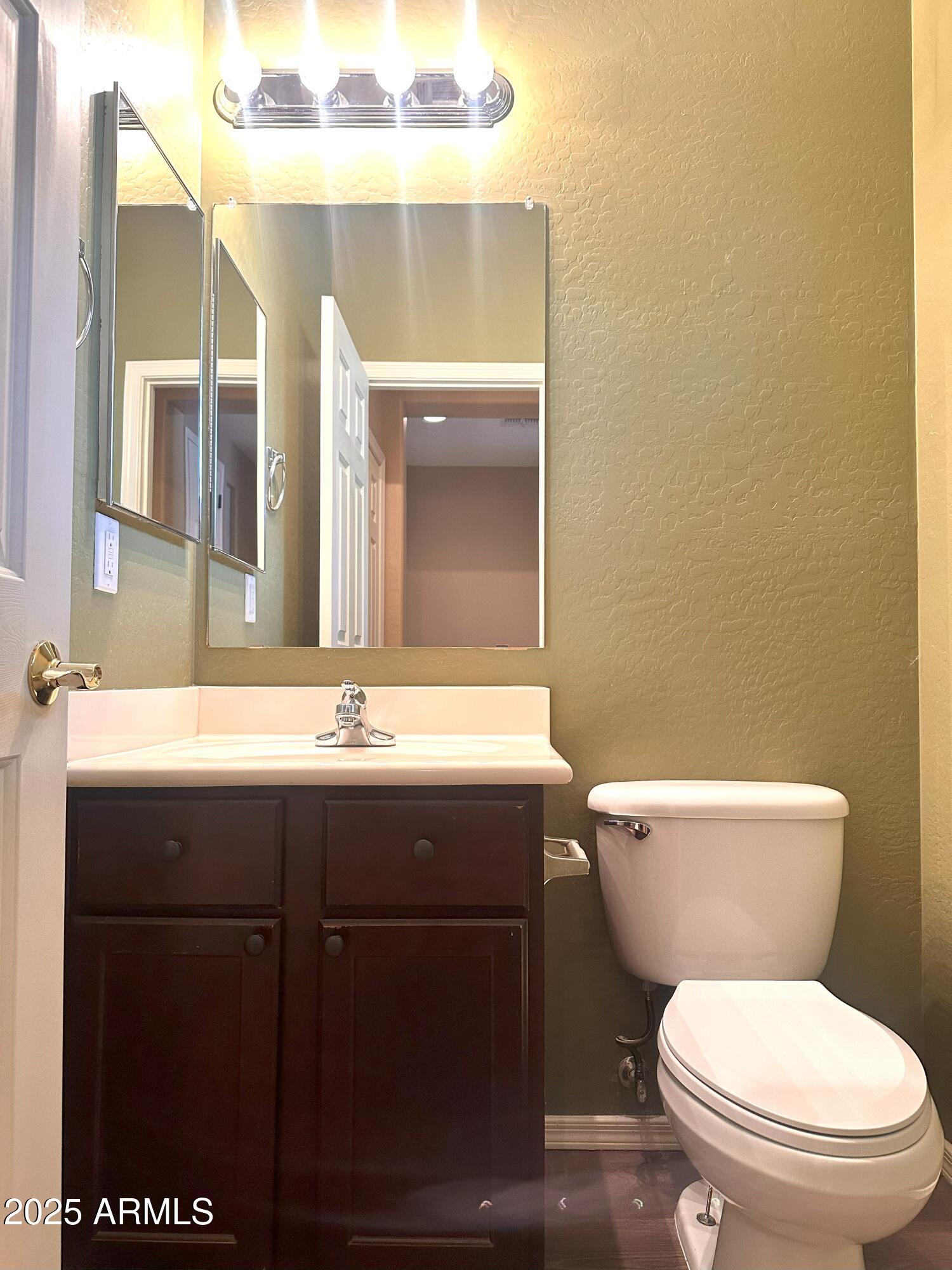 3854 E BATTALA Avenue