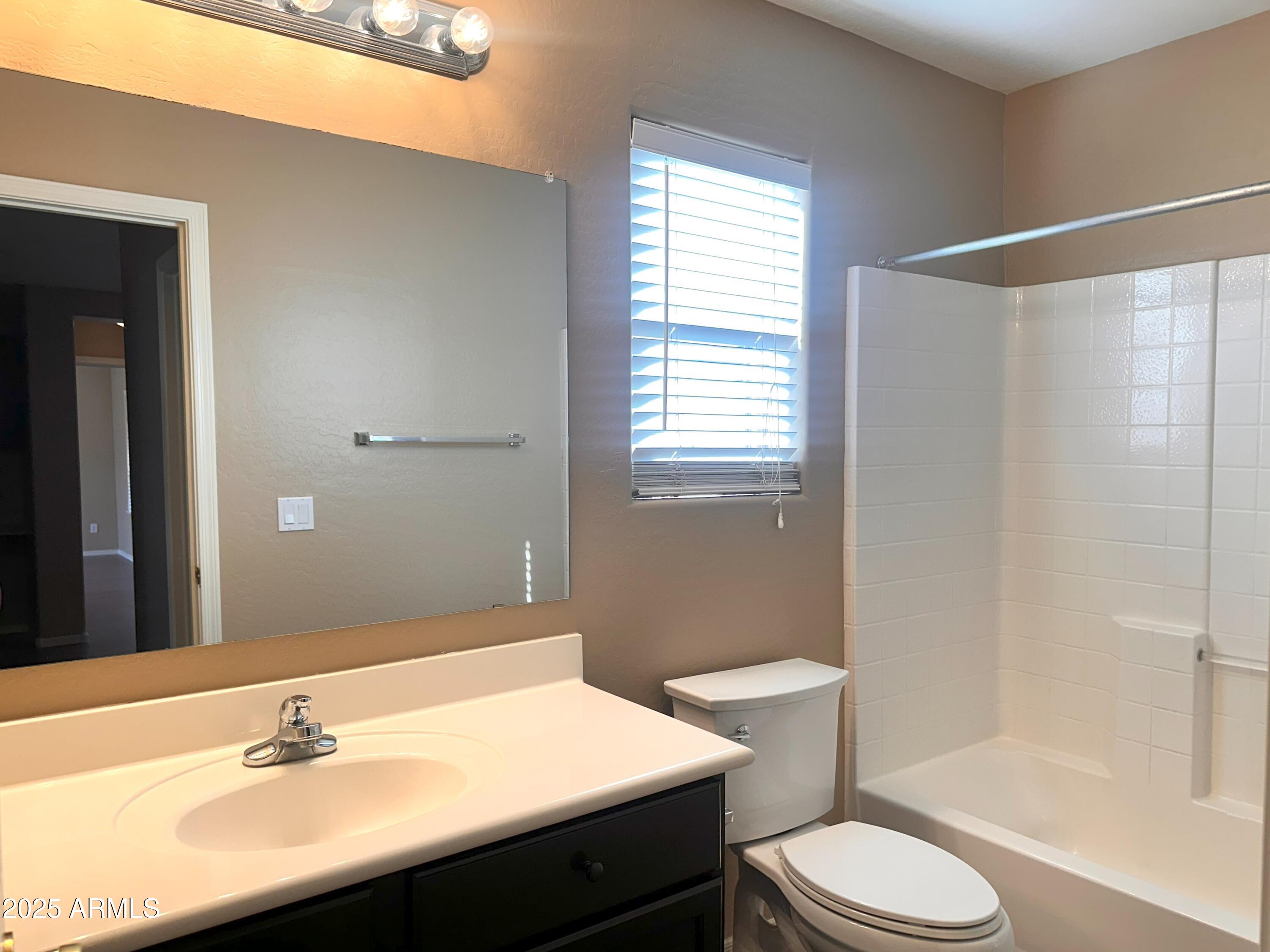 3854 E BATTALA Avenue