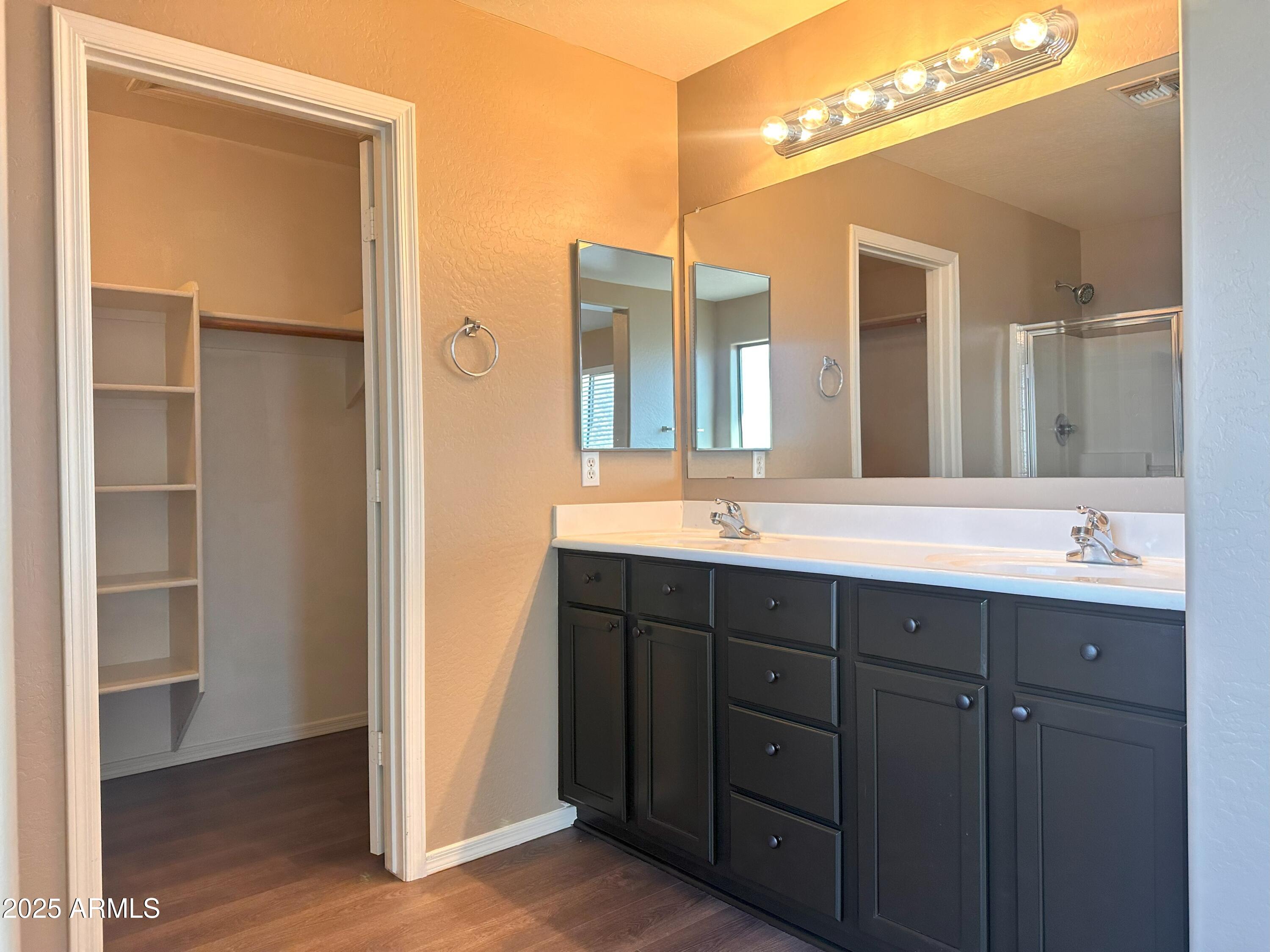 3854 E BATTALA Avenue