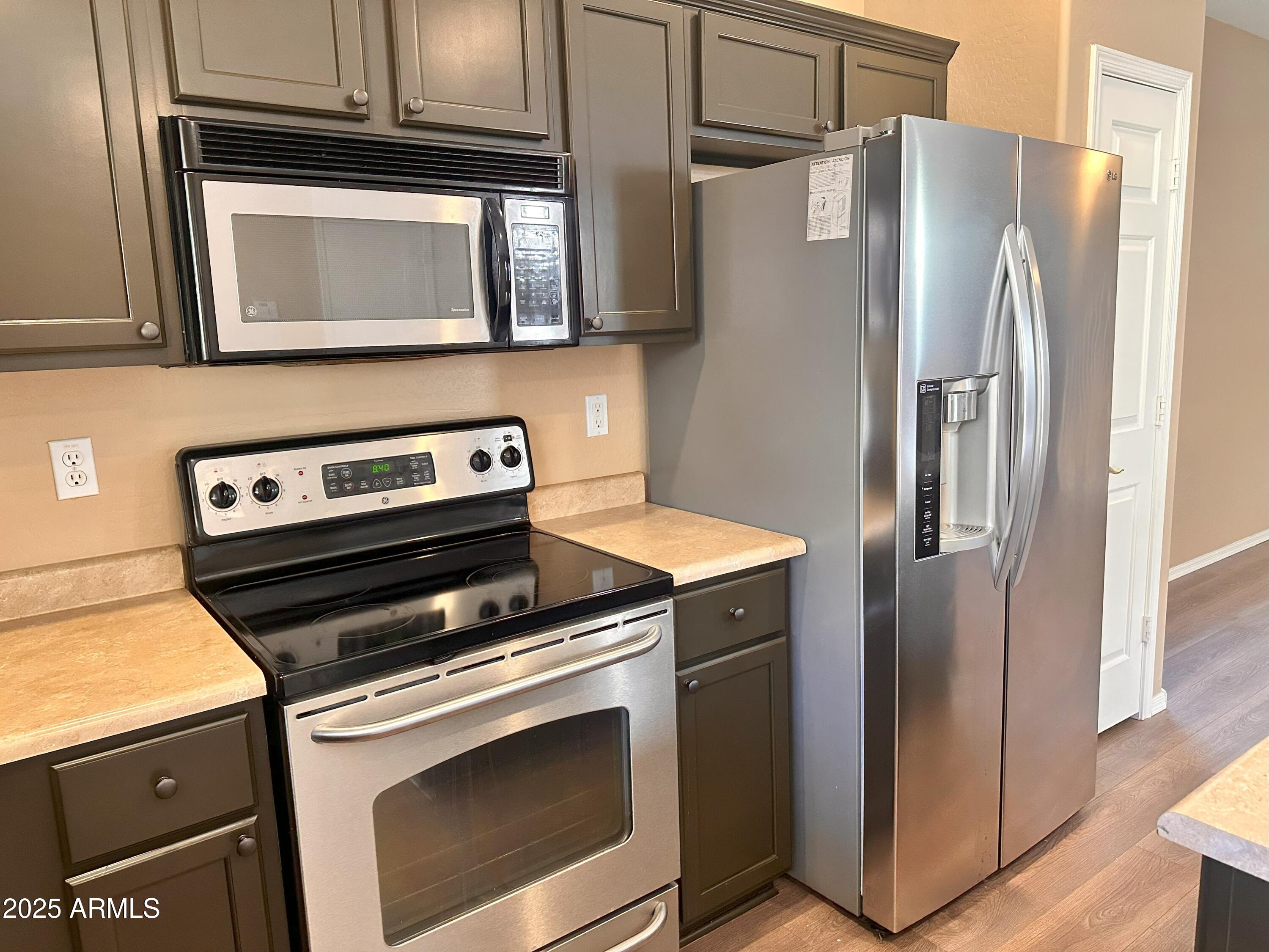 3854 E BATTALA Avenue