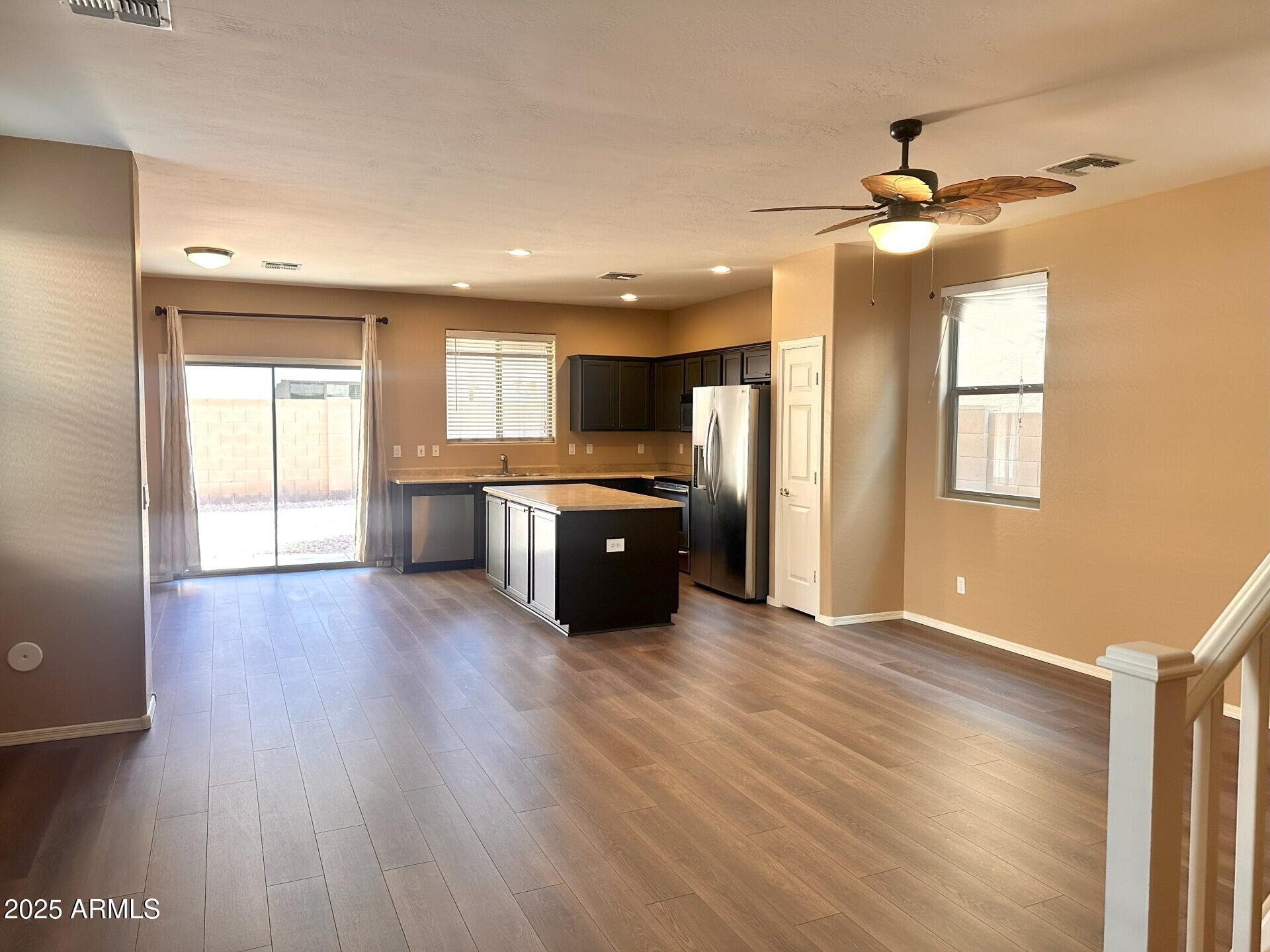 3854 E BATTALA Avenue