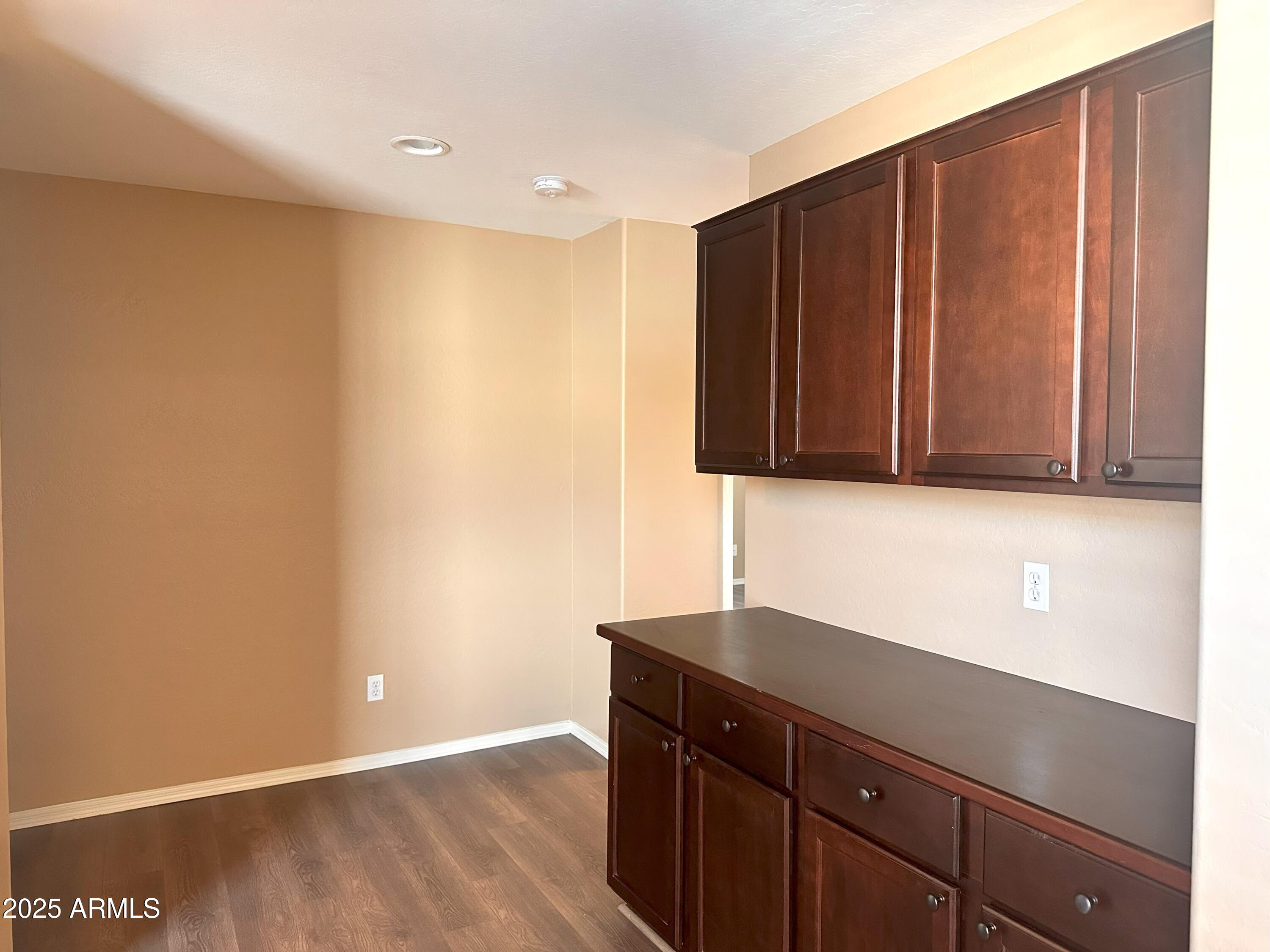 3854 E BATTALA Avenue