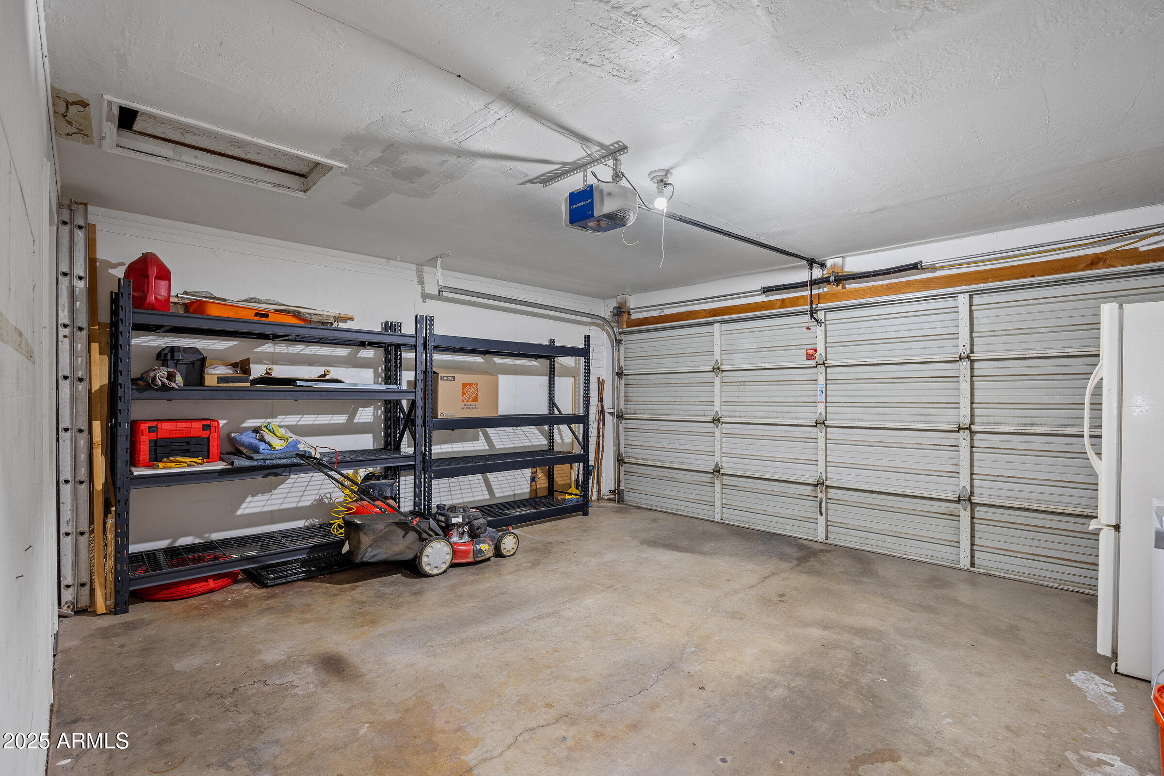 1702 W MICHELLE Drive