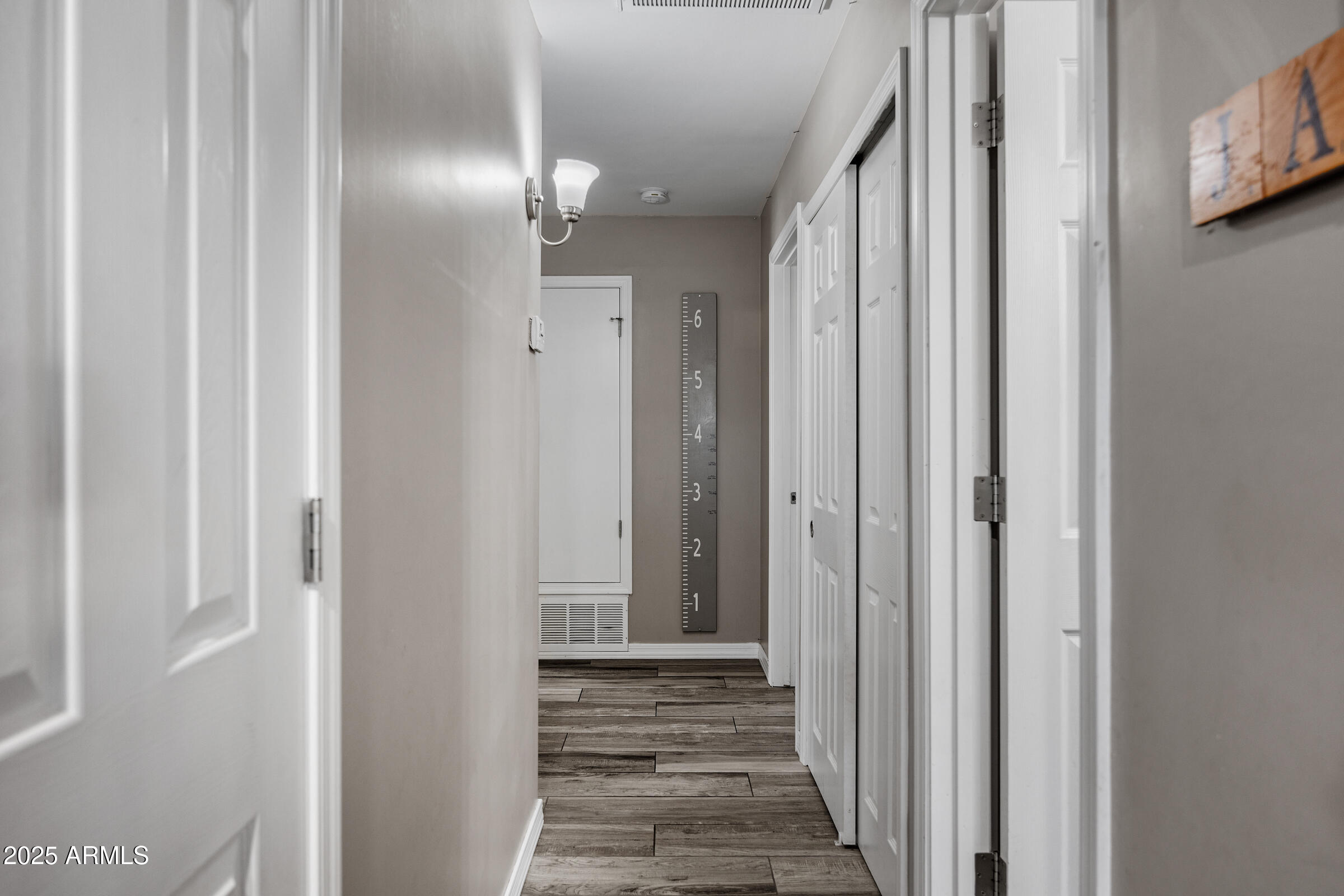 1702 W MICHELLE Drive