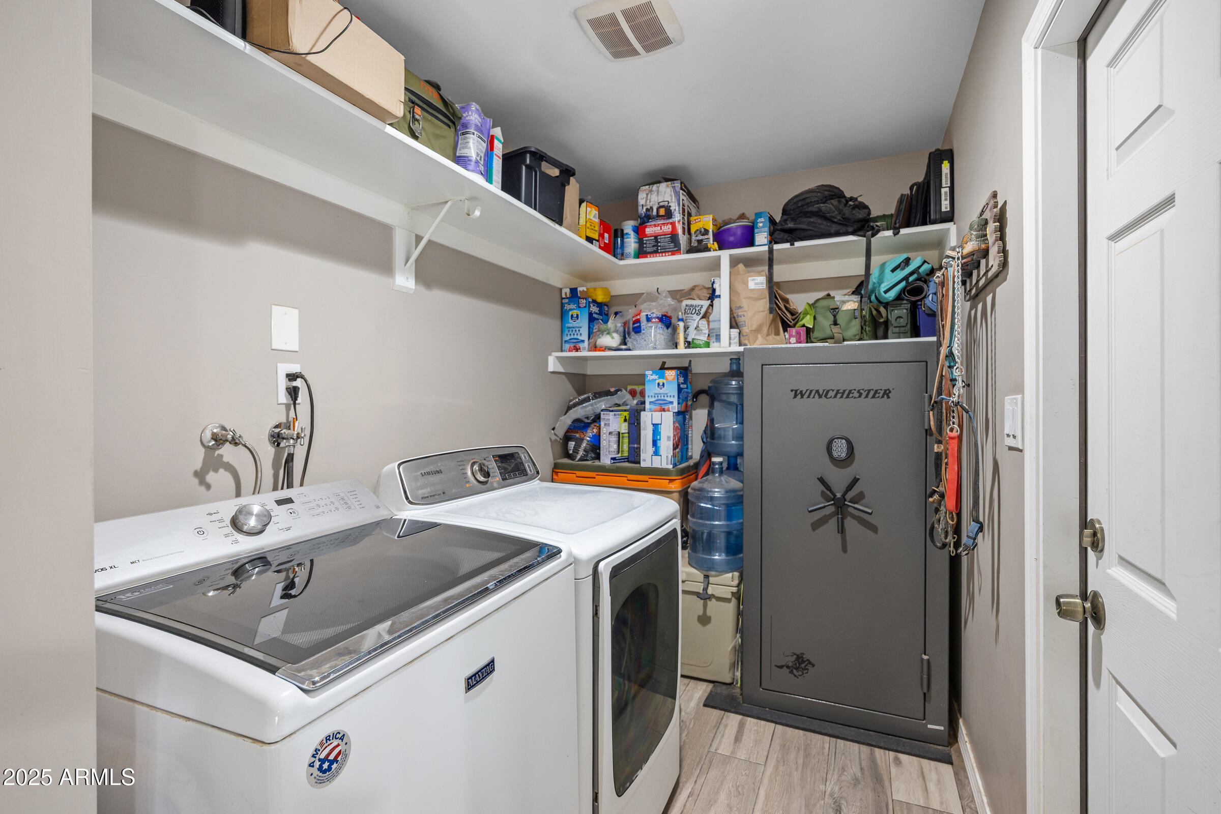 1702 W MICHELLE Drive