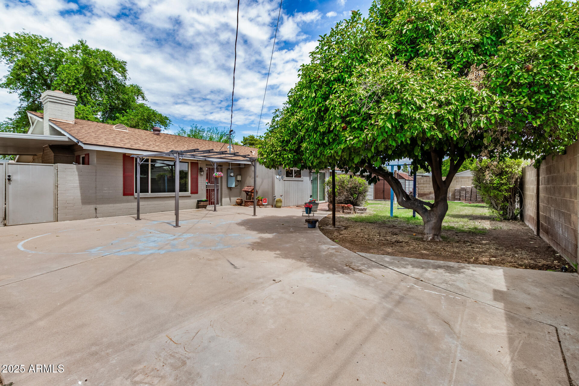 8325 E HAZELWOOD Street