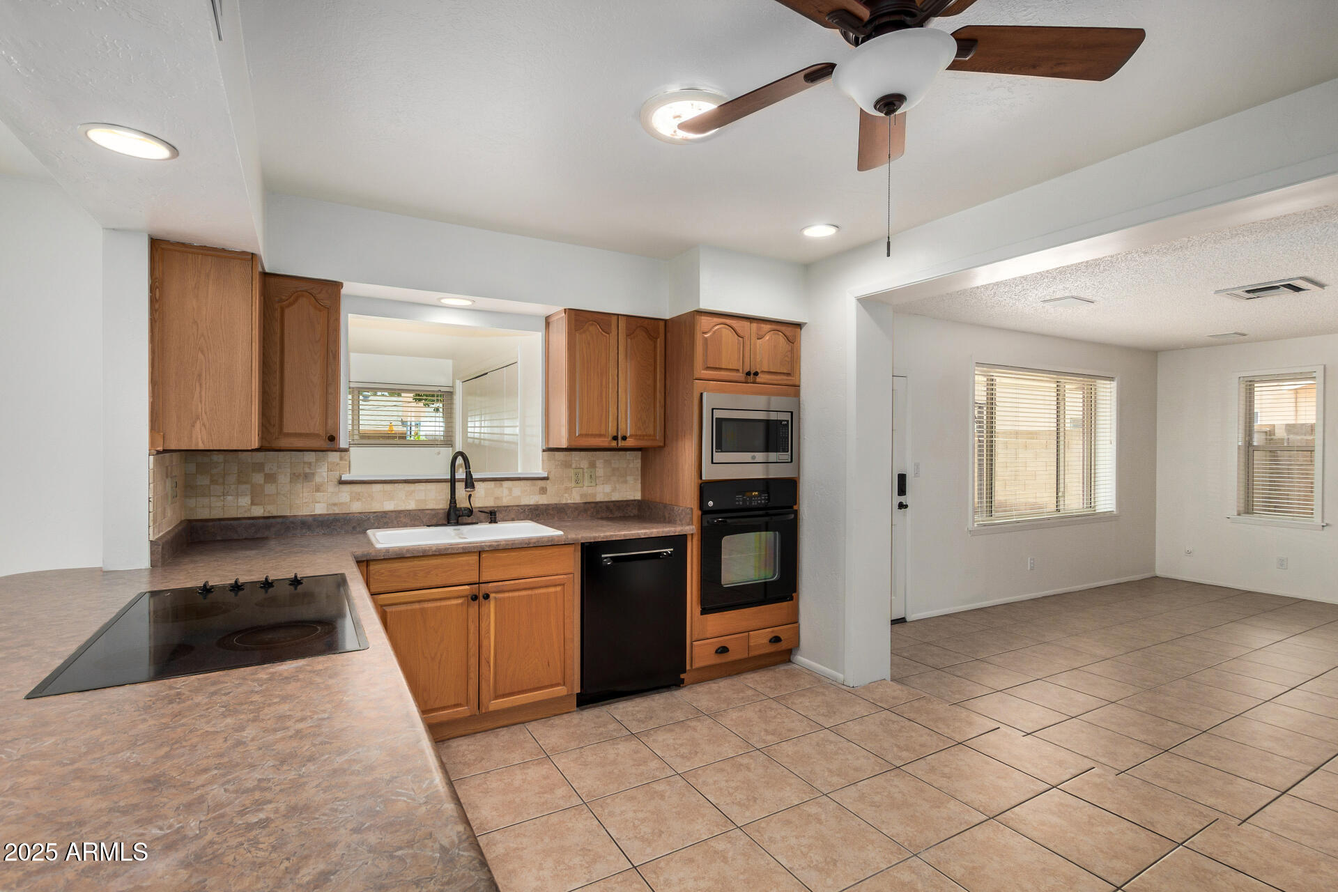 8325 E HAZELWOOD Street