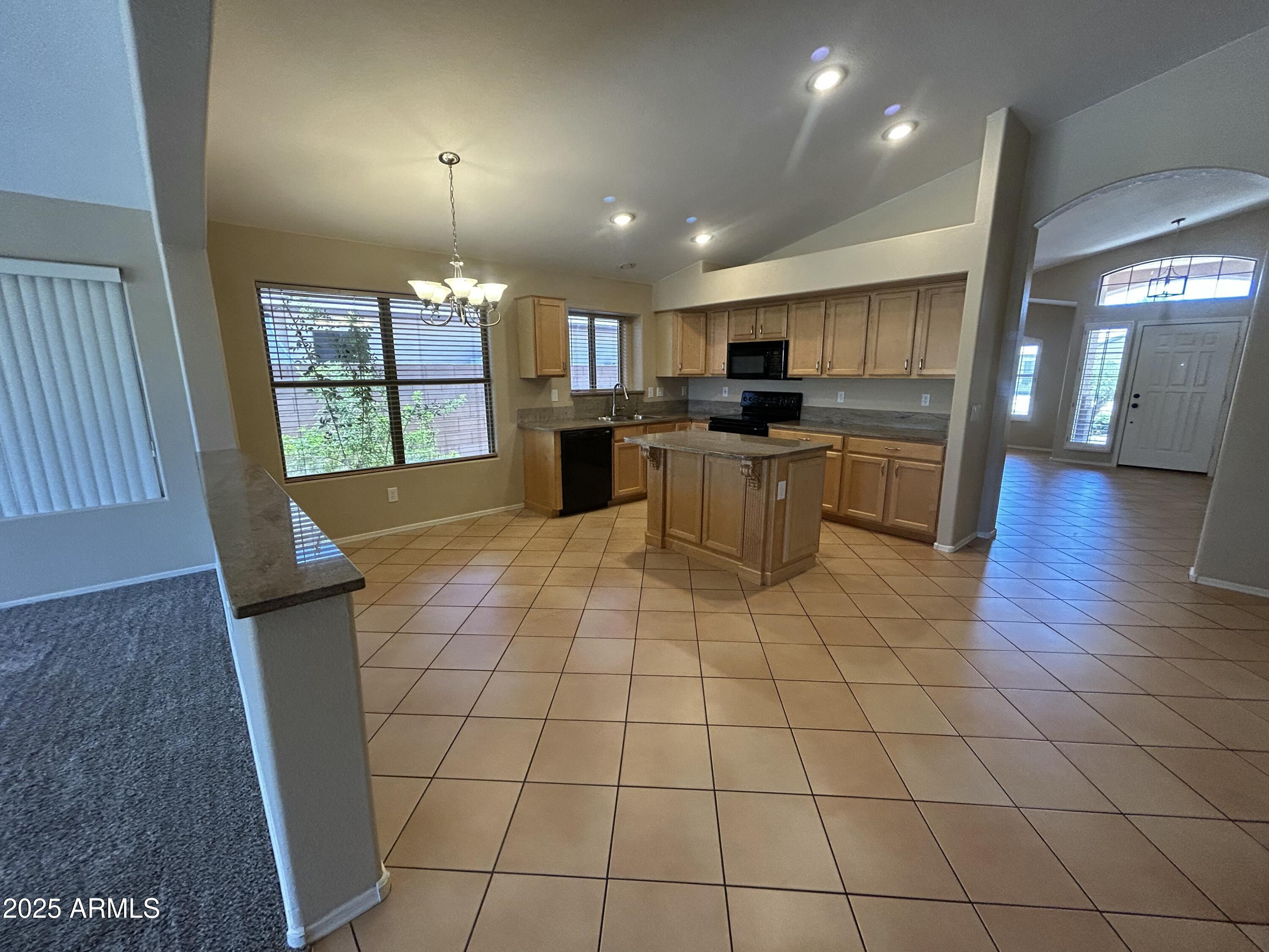 2092 E SMOKE TREE Road