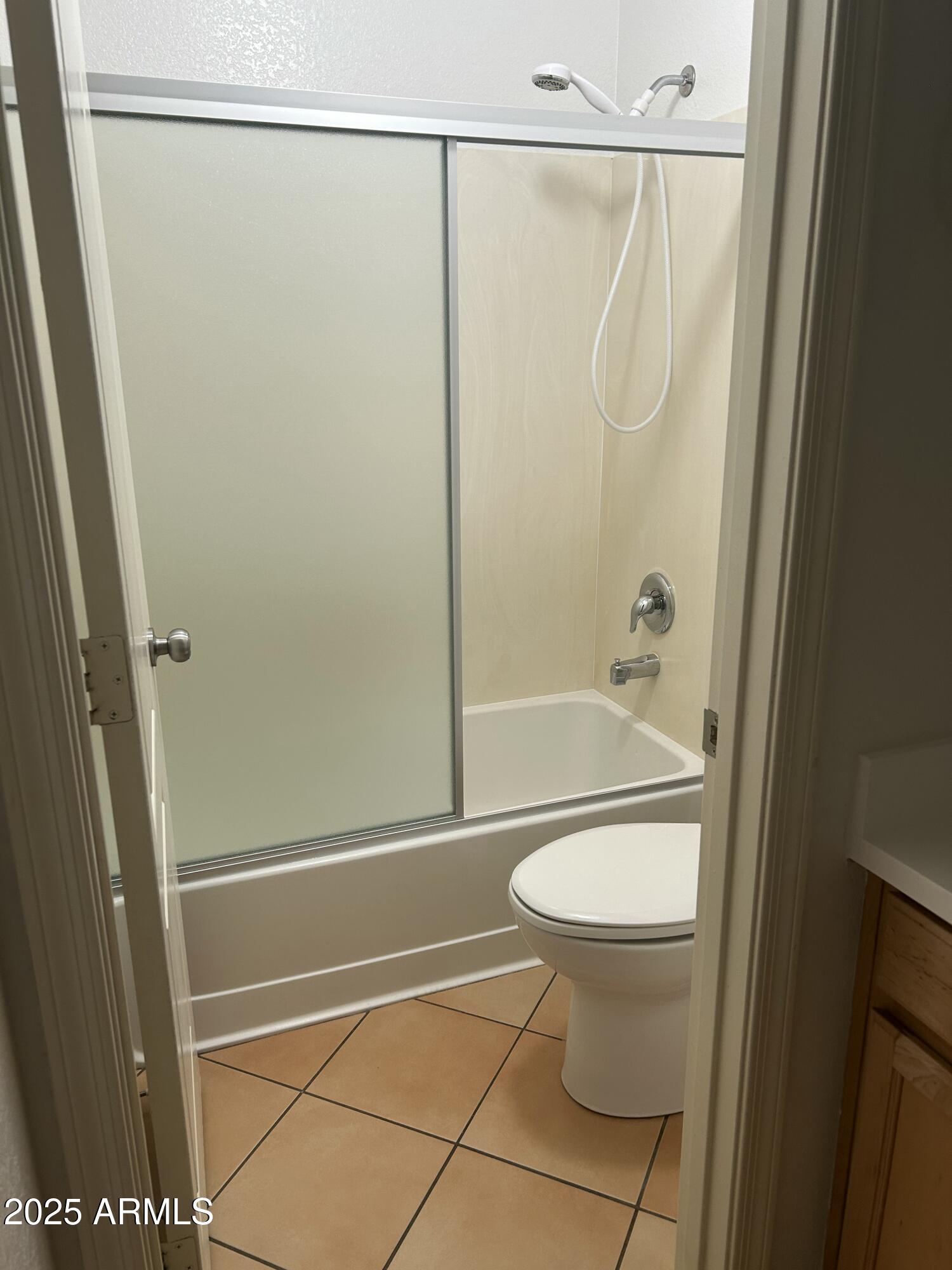 2092 E SMOKE TREE Road