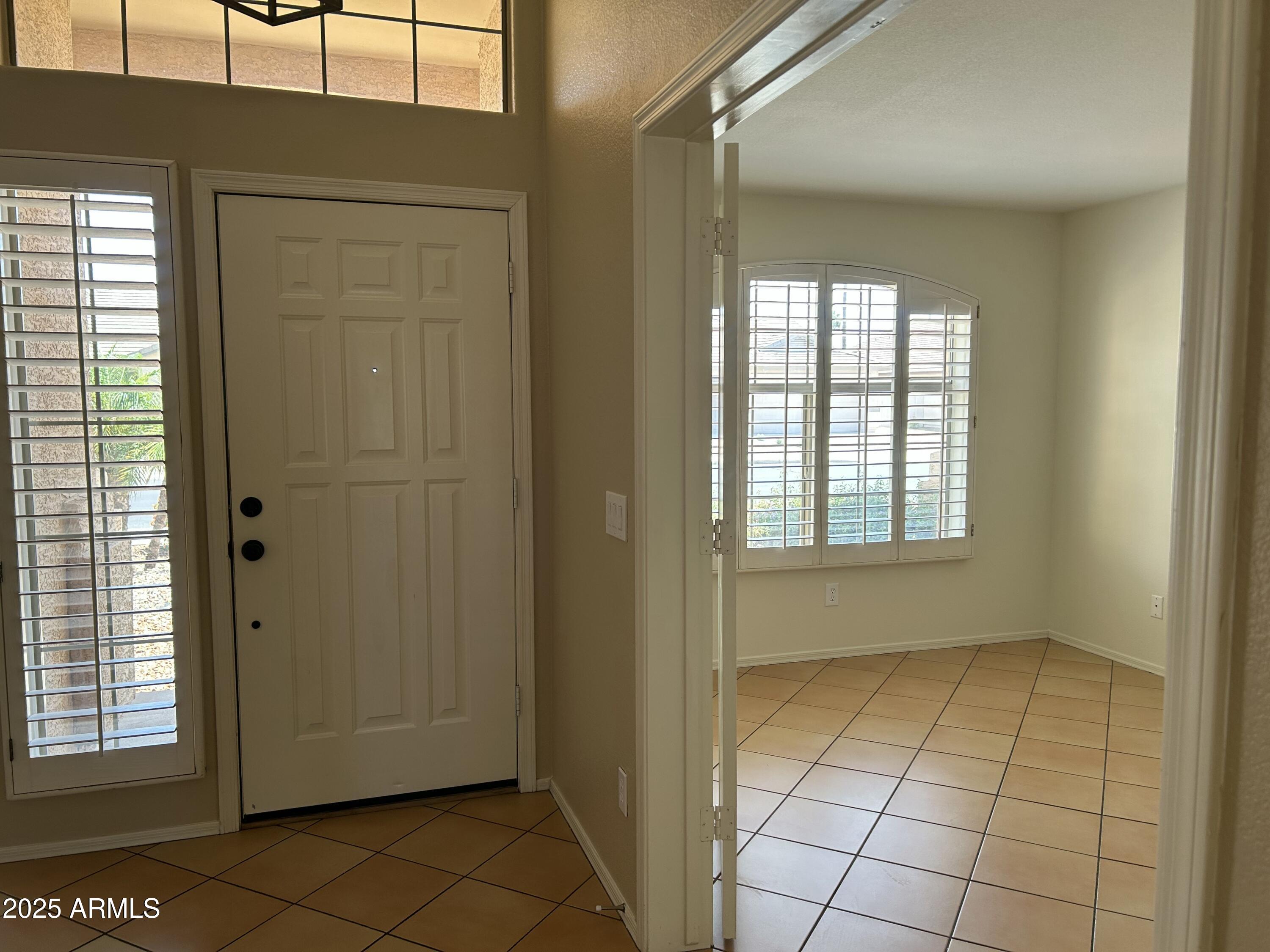 2092 E SMOKE TREE Road