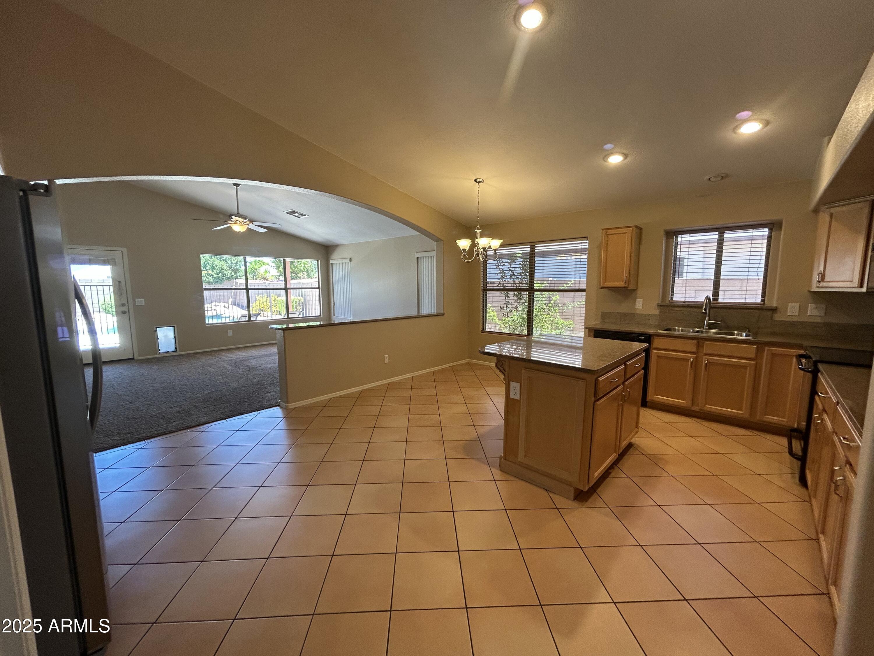 2092 E SMOKE TREE Road