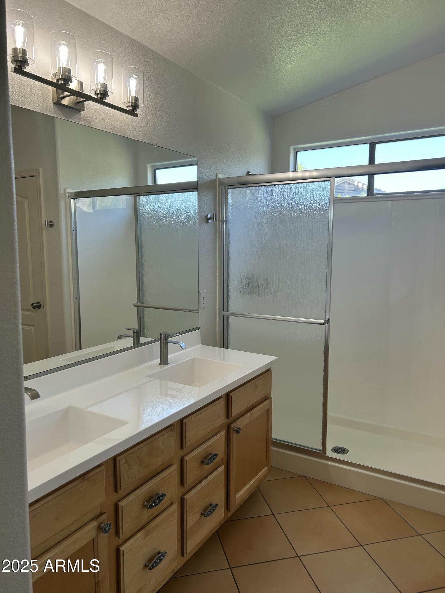 2092 E SMOKE TREE Road