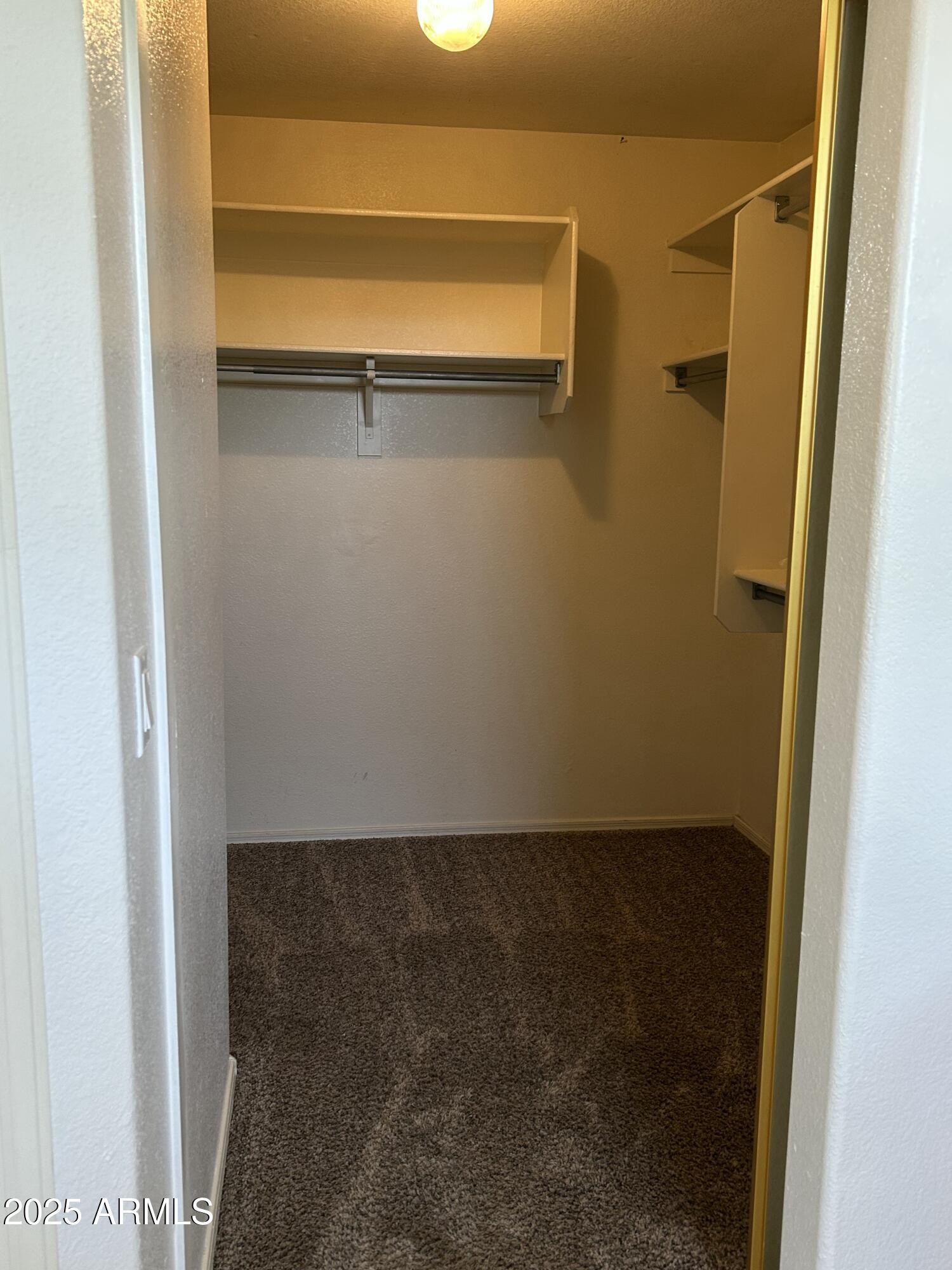 2092 E SMOKE TREE Road