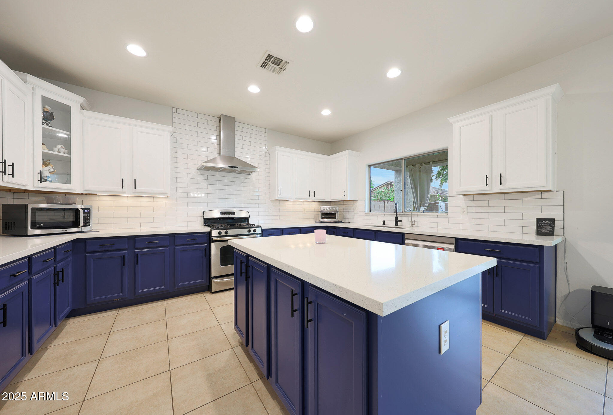 2759 E FICUS Way