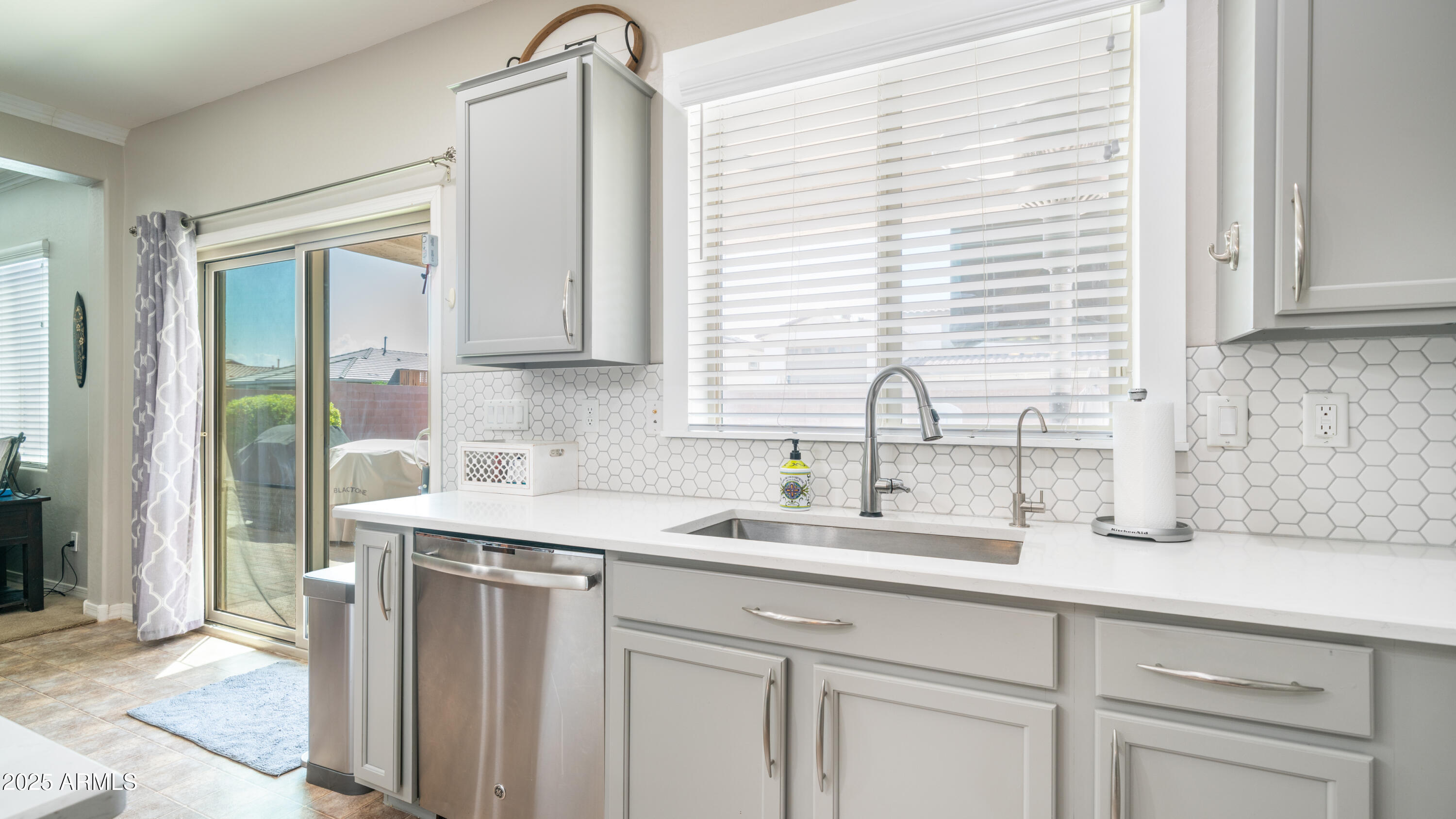 40589 W PARKHILL Drive