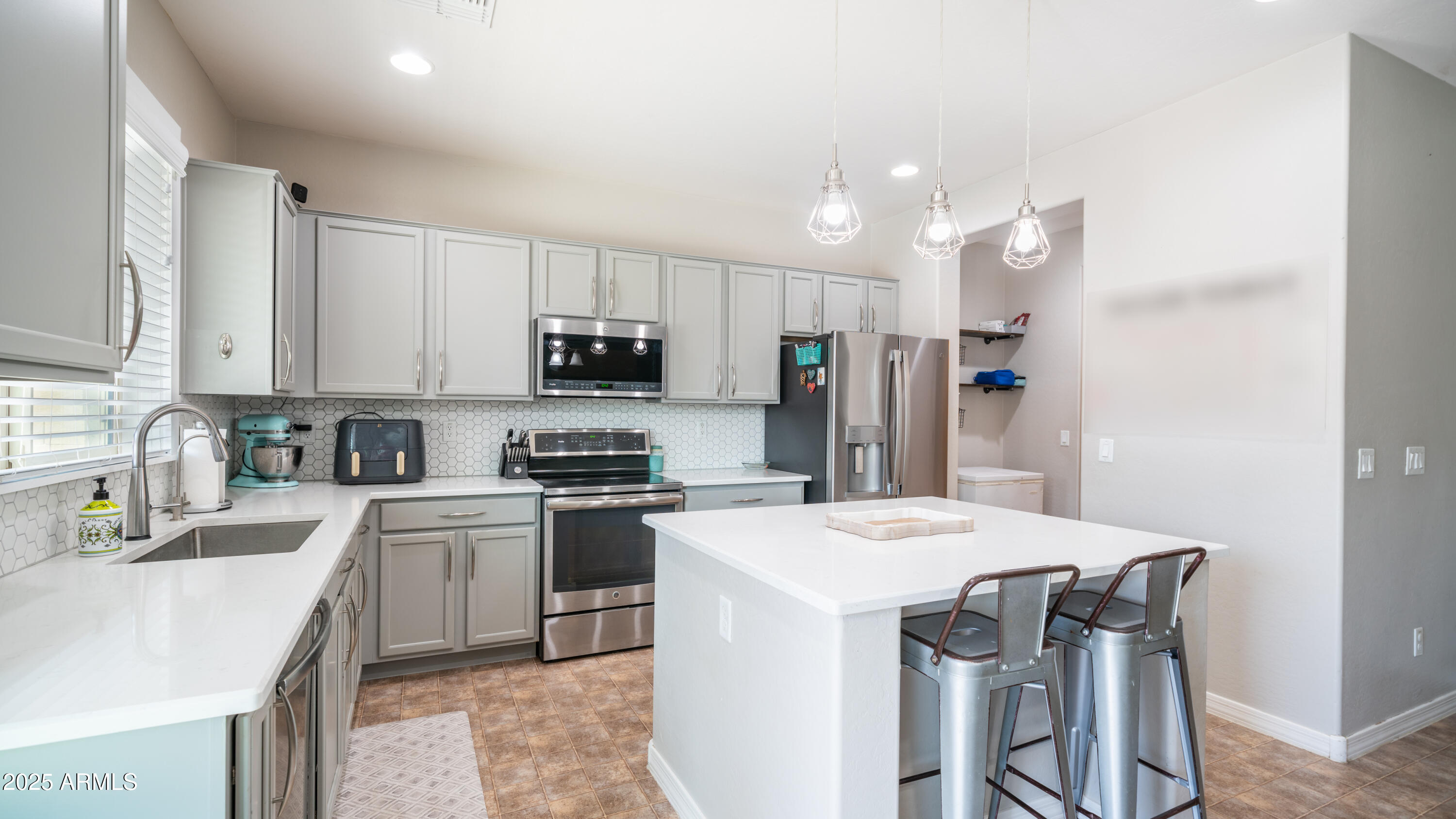 40589 W PARKHILL Drive