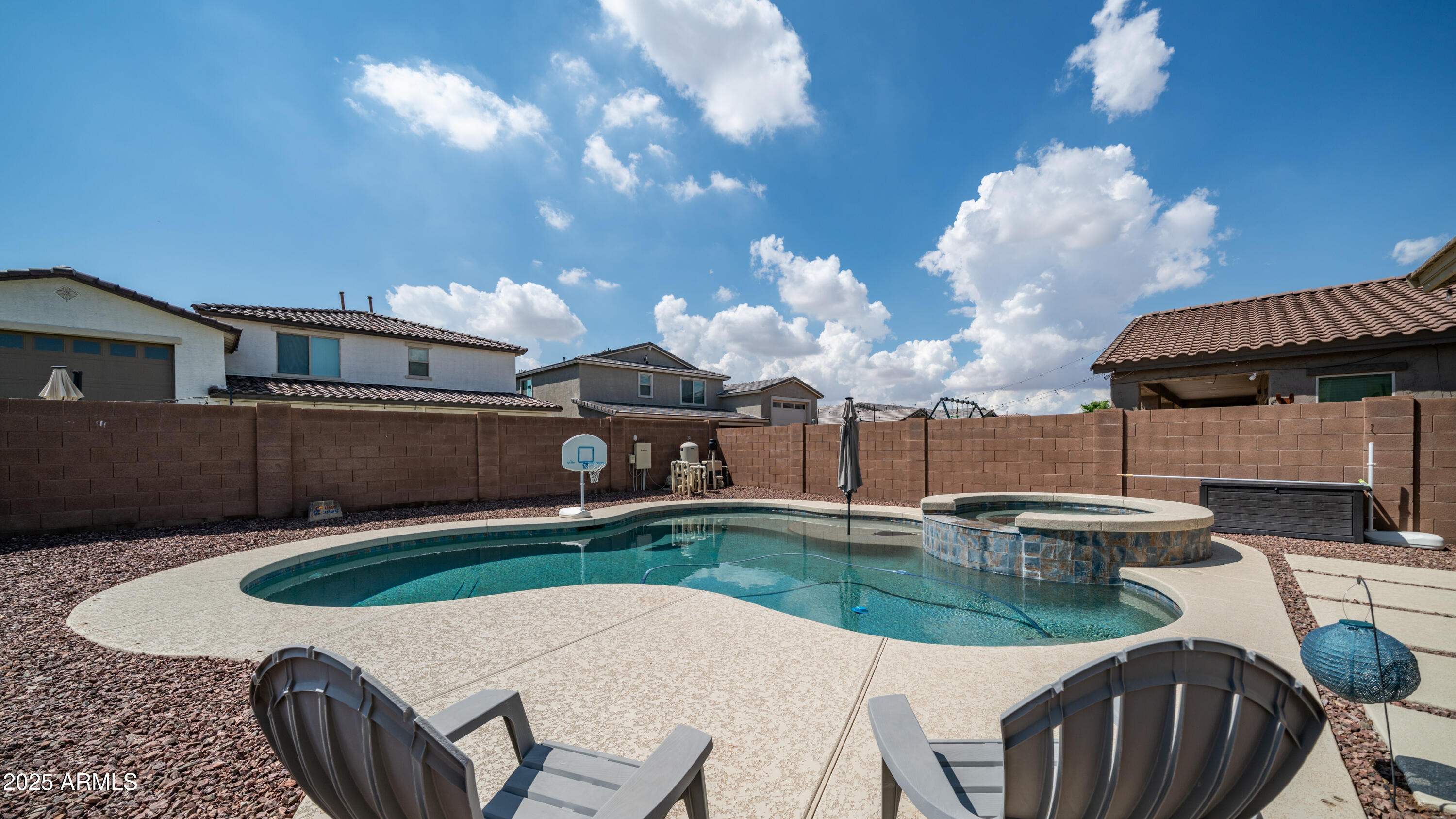 40589 W PARKHILL Drive