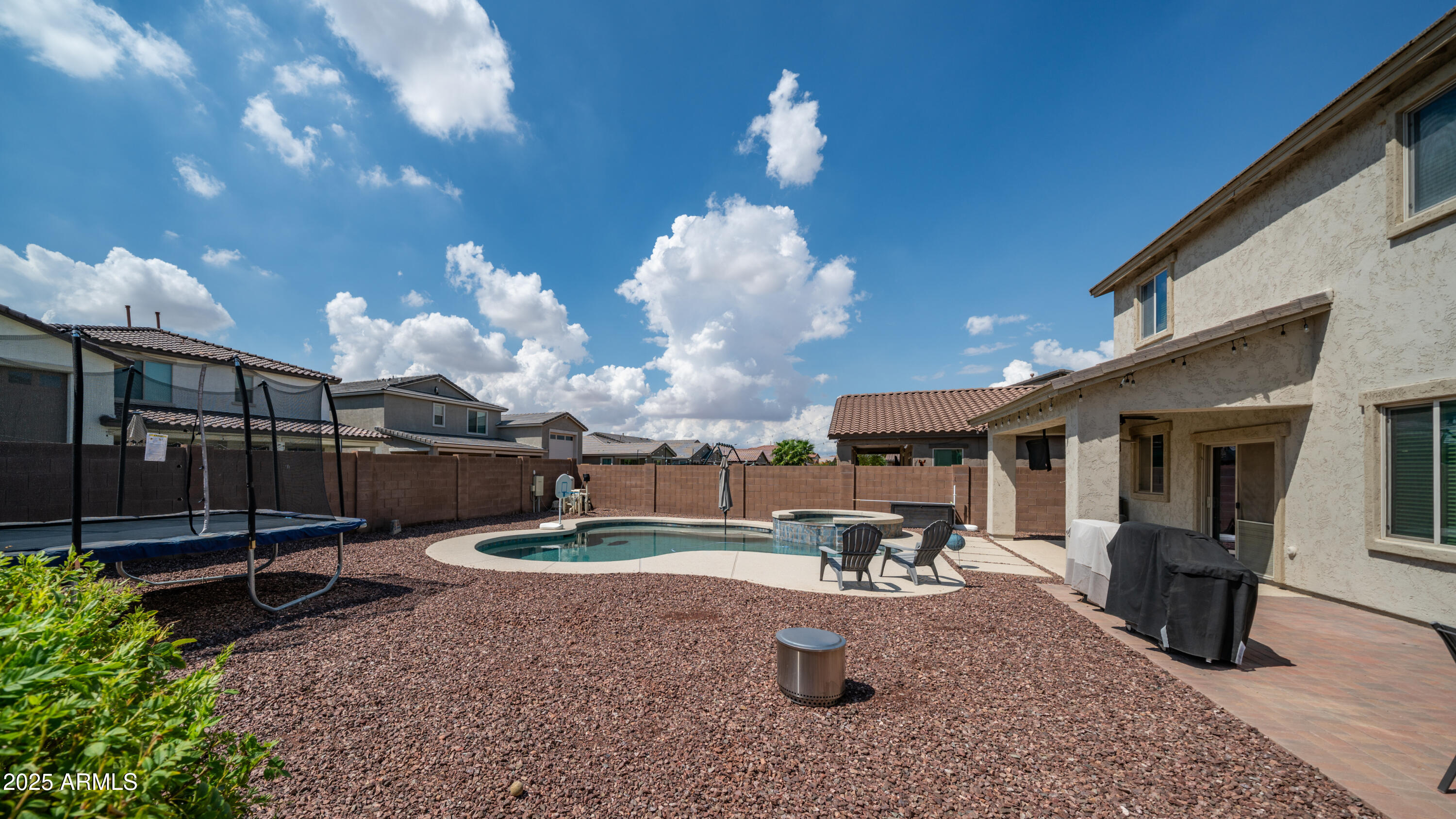 40589 W PARKHILL Drive