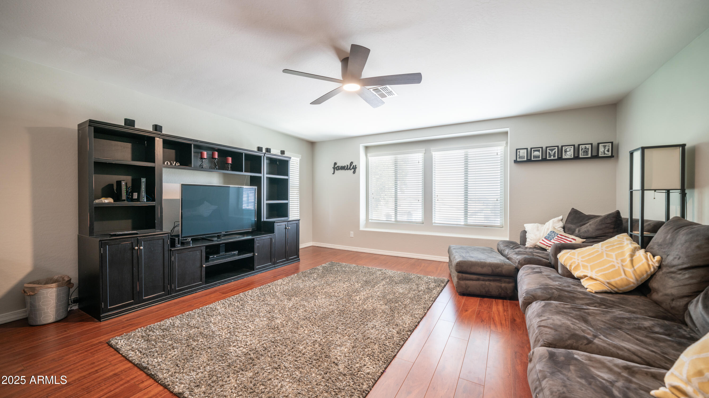 40589 W PARKHILL Drive