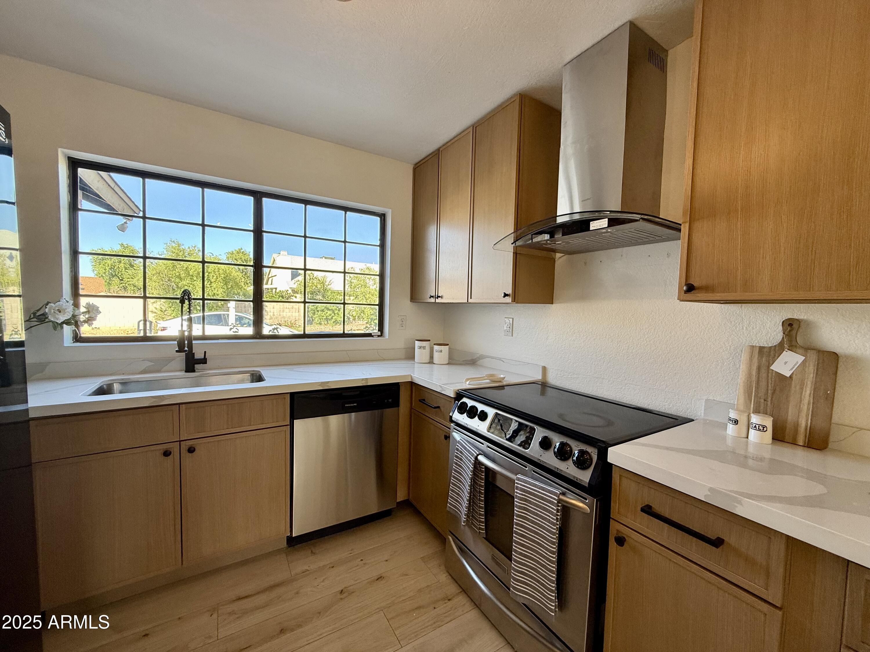 8665 E BELLEVIEW Place