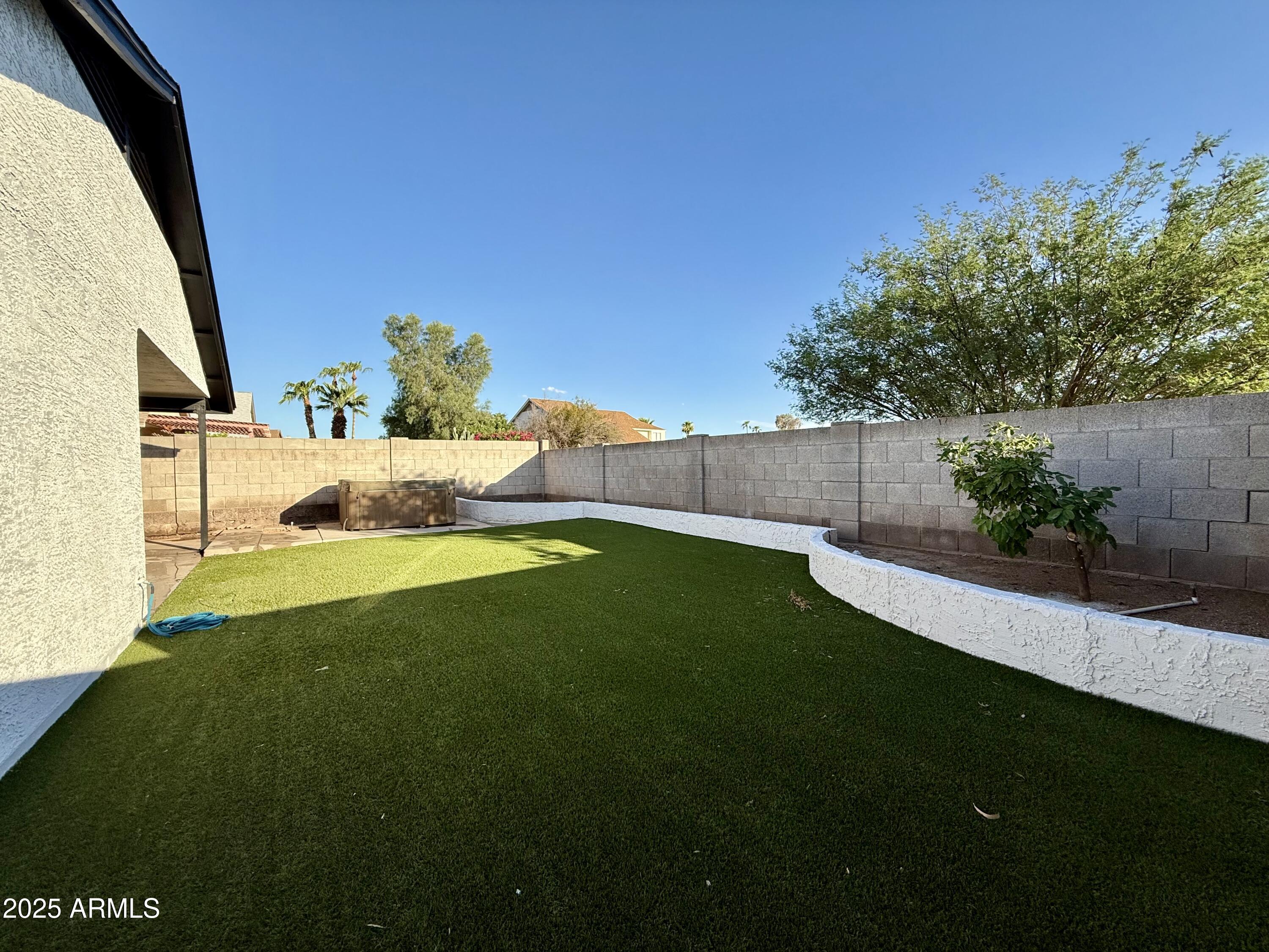 8665 E BELLEVIEW Place