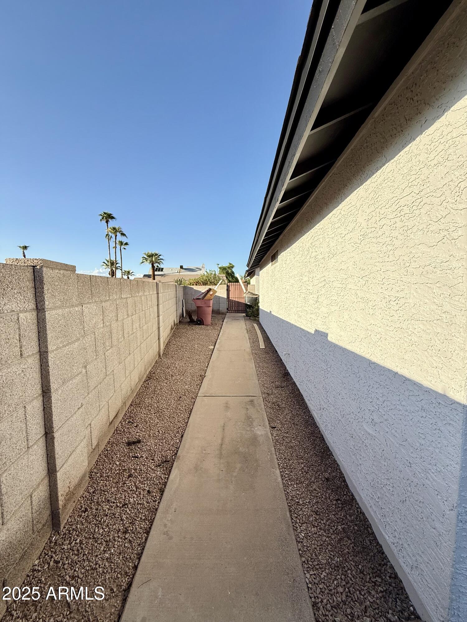 8665 E BELLEVIEW Place