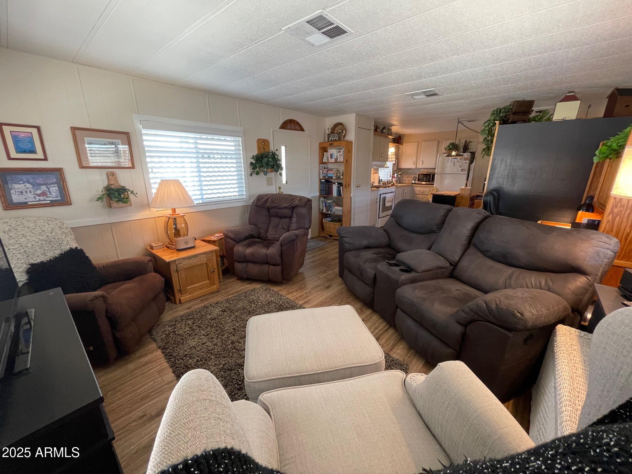 980 E Broadway Avenue 15