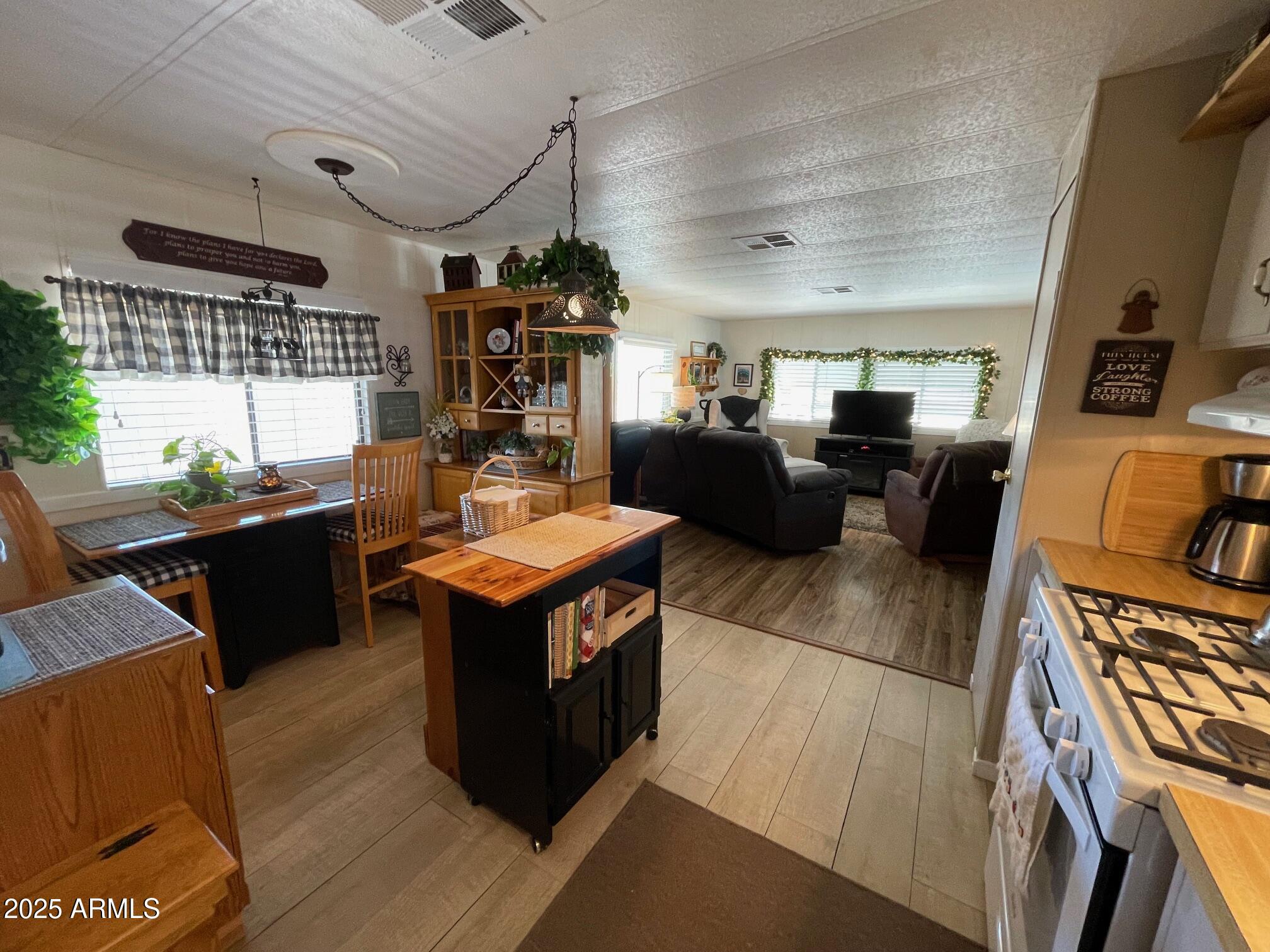 980 E Broadway Avenue 15