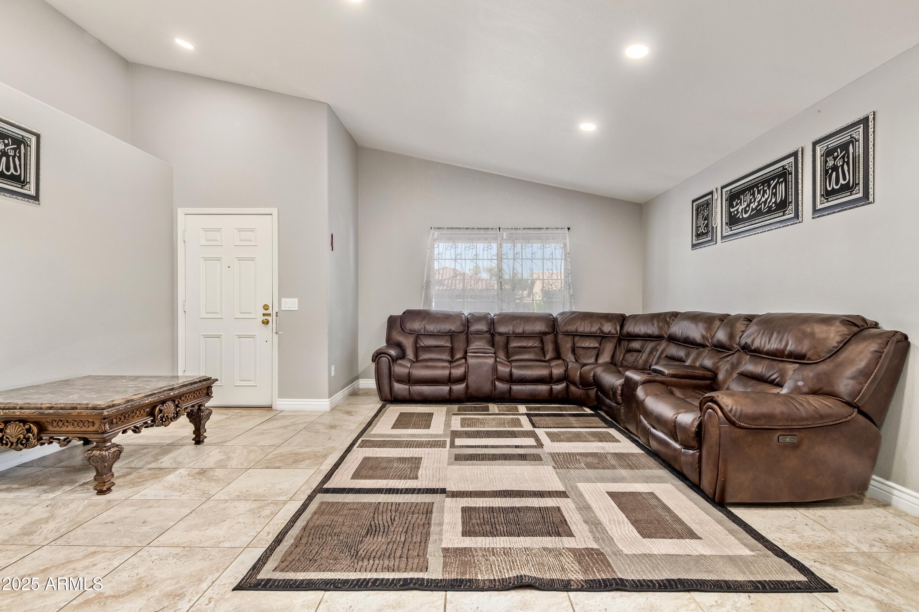 3935 W CHARTER OAK Road