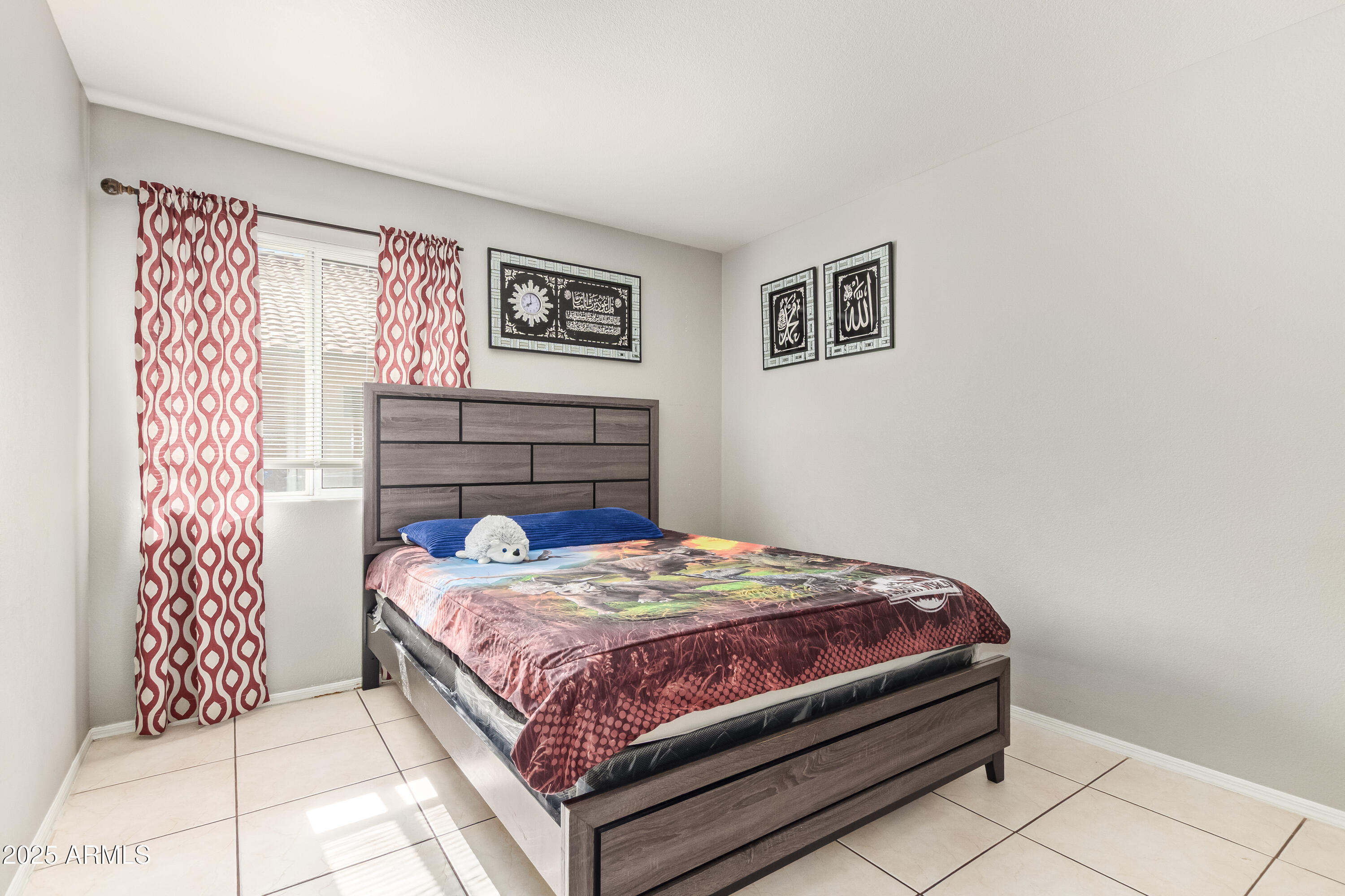 3935 W CHARTER OAK Road