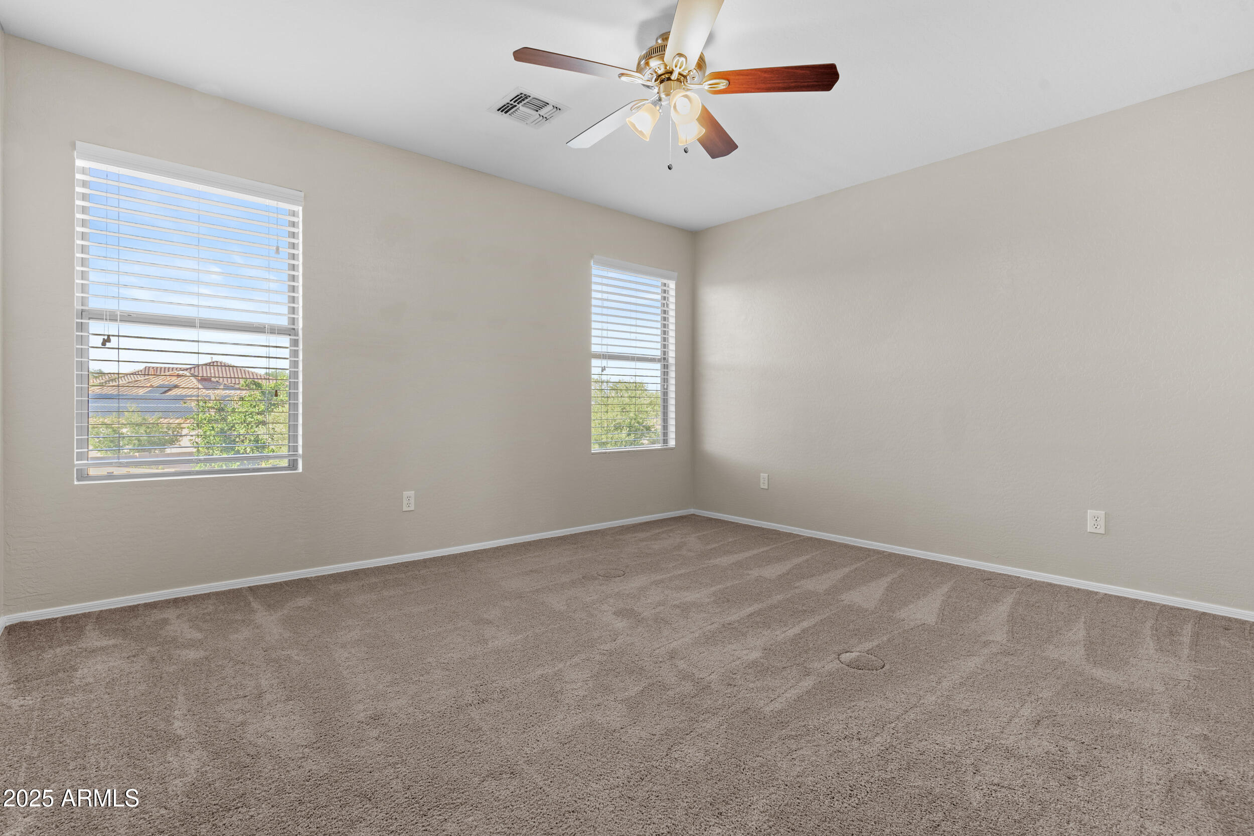 11536 E QUEENSBOROUGH Avenue