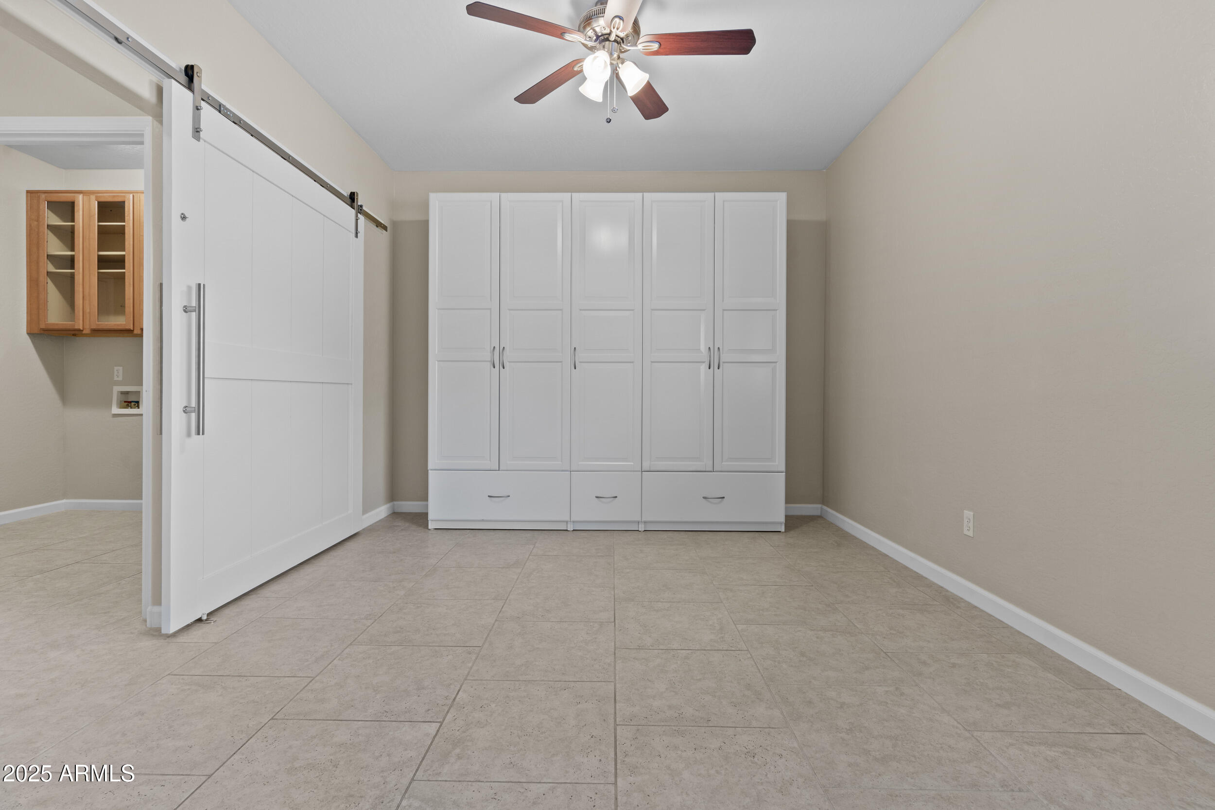 11536 E QUEENSBOROUGH Avenue