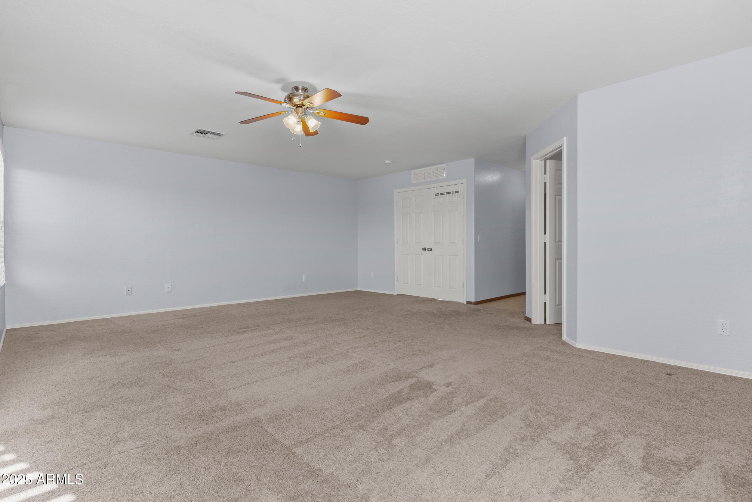 11536 E QUEENSBOROUGH Avenue