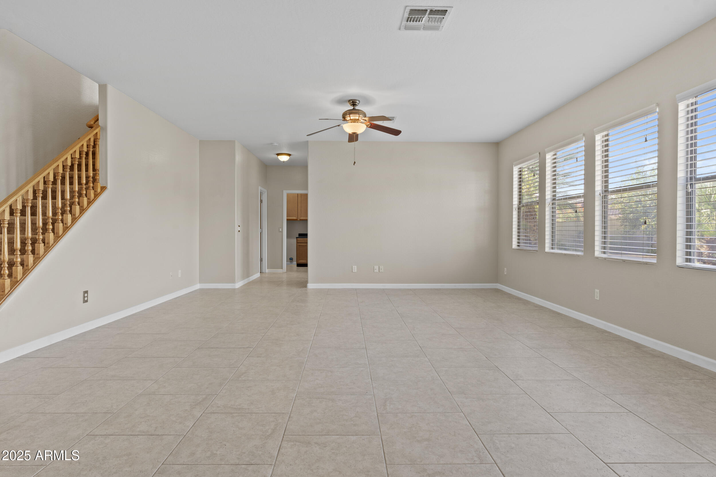 11536 E QUEENSBOROUGH Avenue