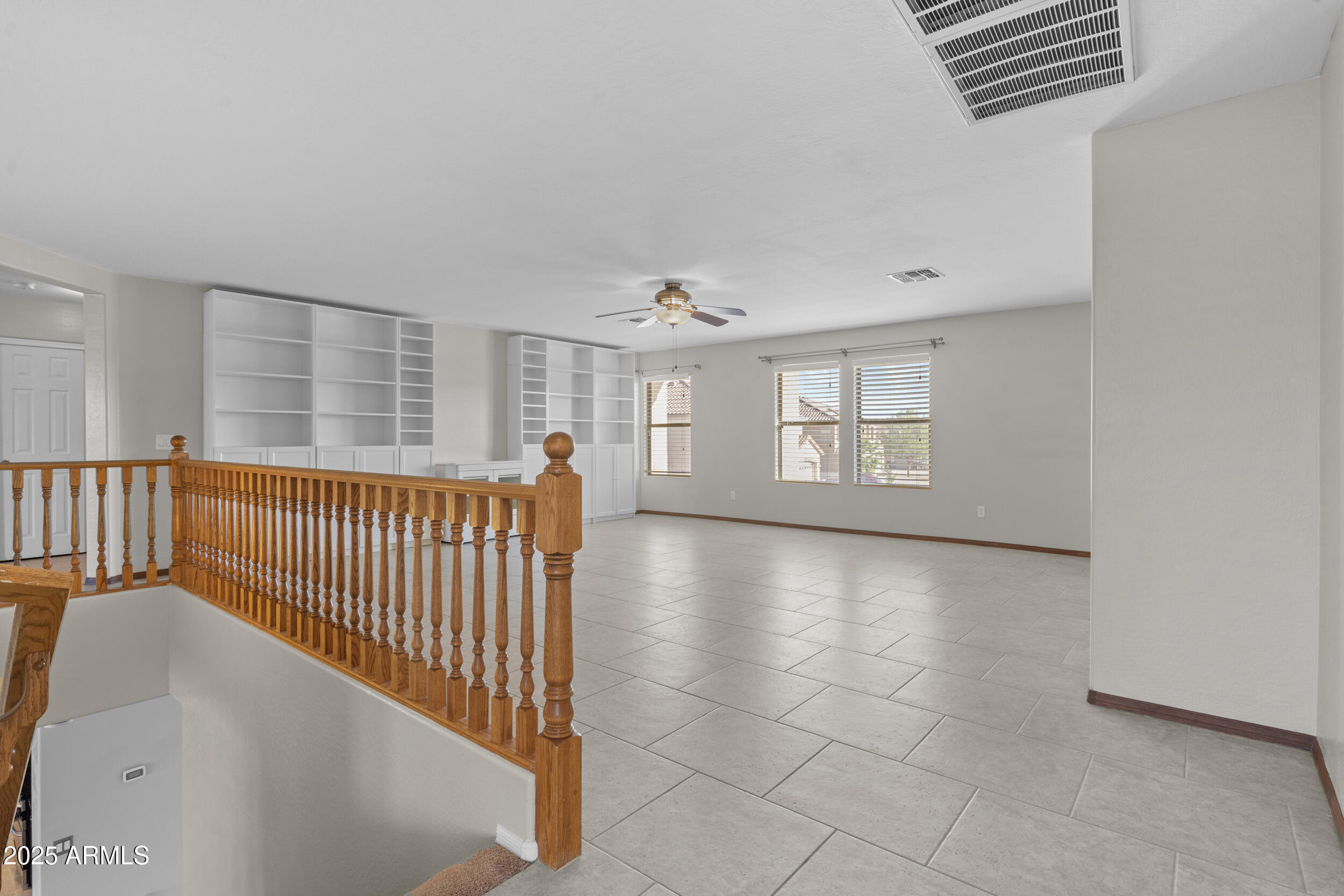 11536 E QUEENSBOROUGH Avenue