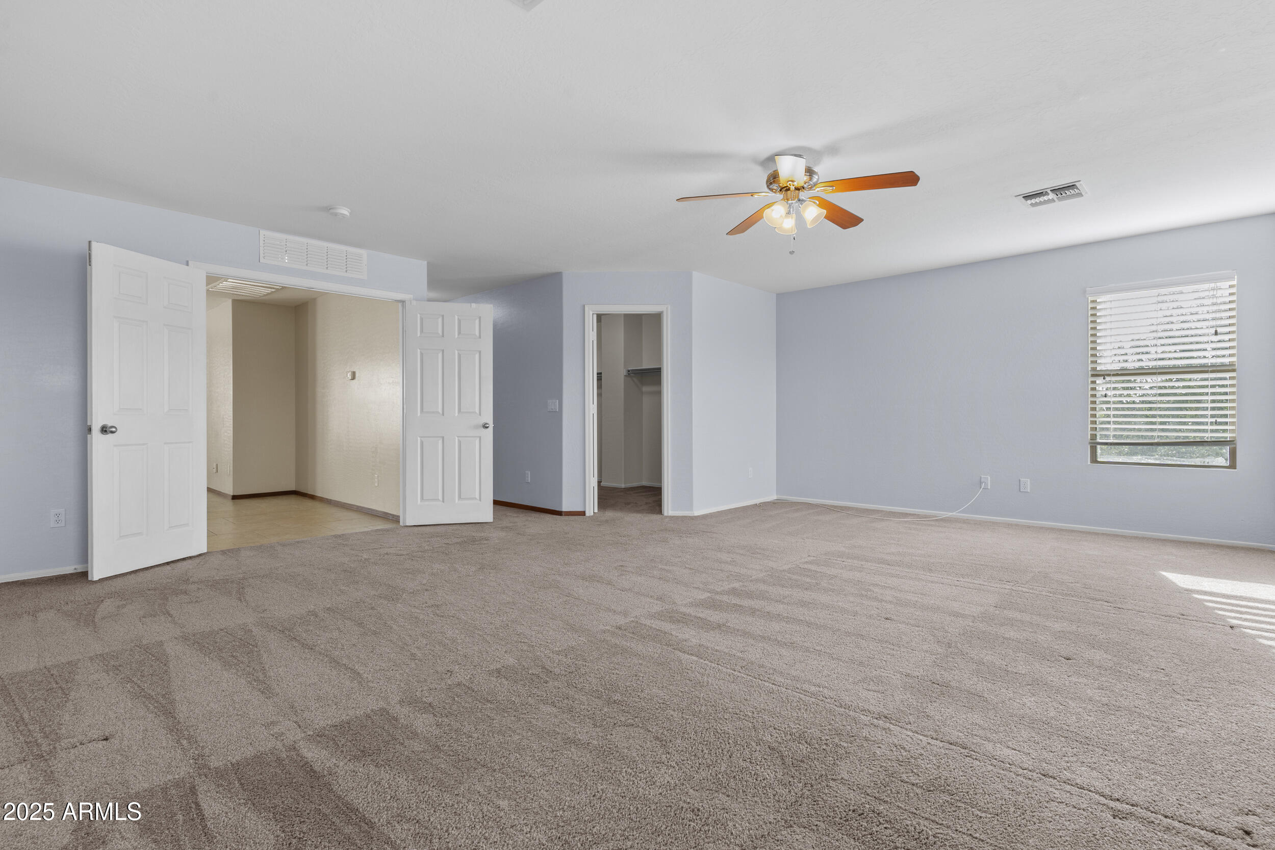 11536 E QUEENSBOROUGH Avenue