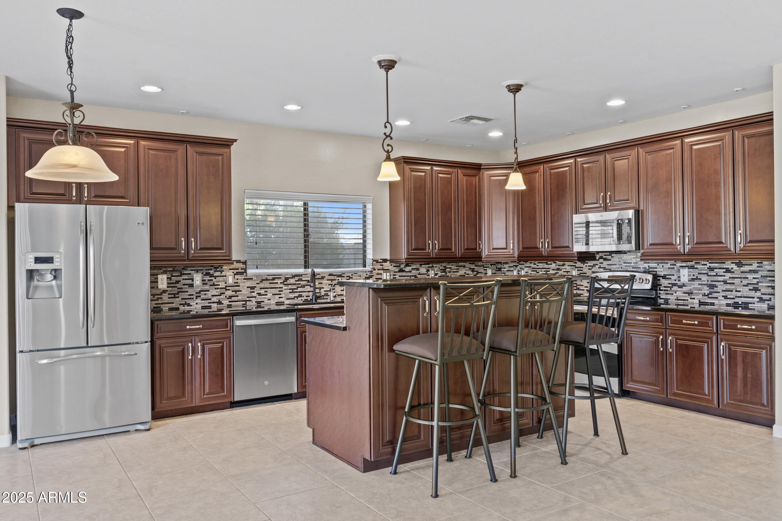 11536 E QUEENSBOROUGH Avenue