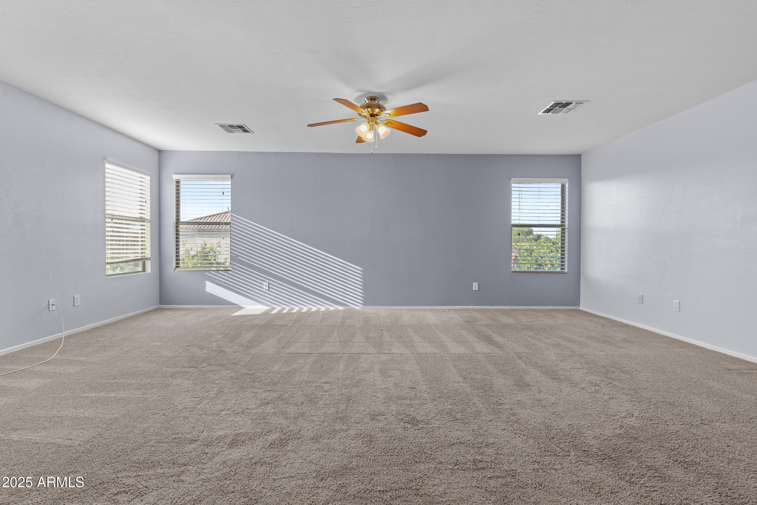 11536 E QUEENSBOROUGH Avenue