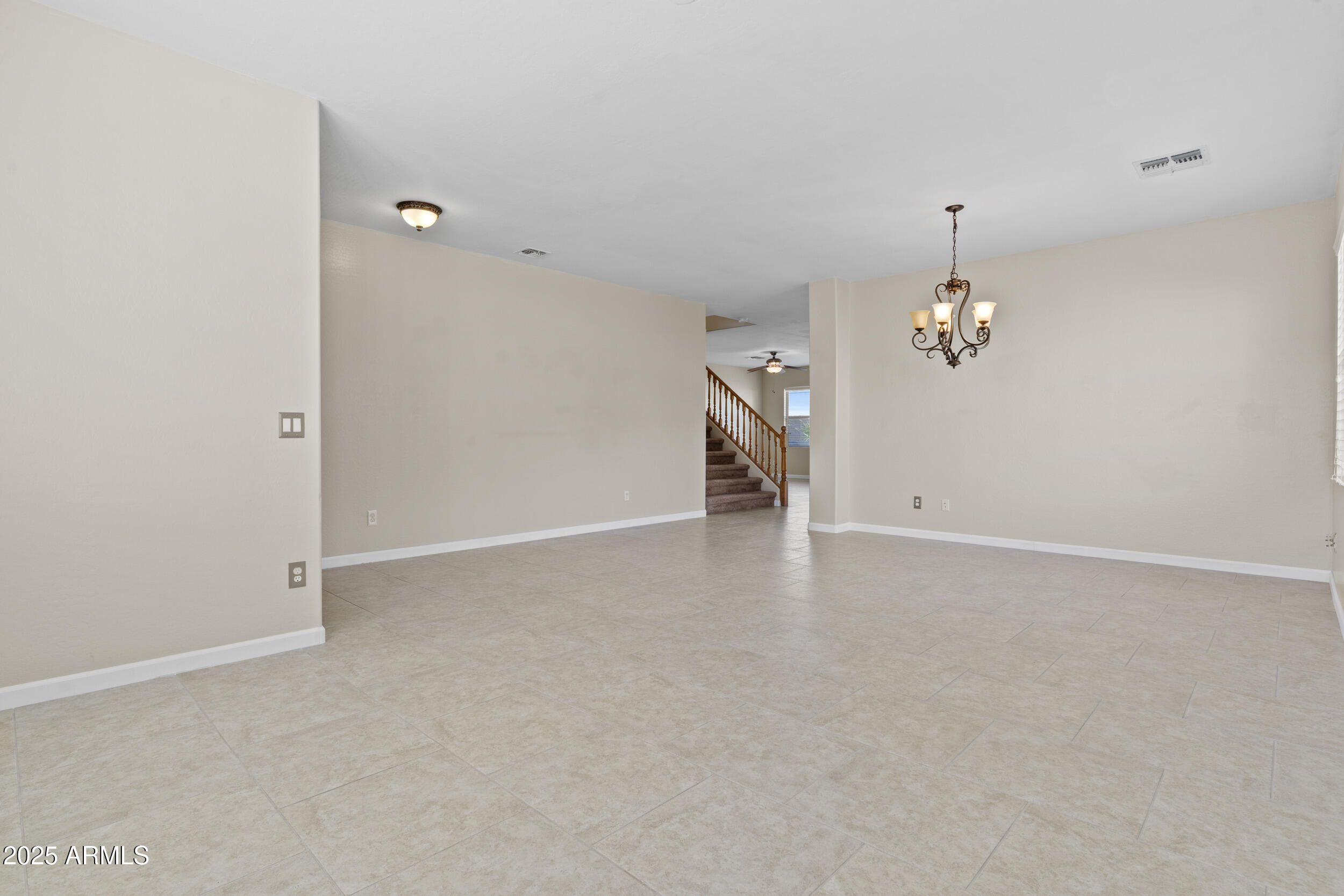 11536 E QUEENSBOROUGH Avenue