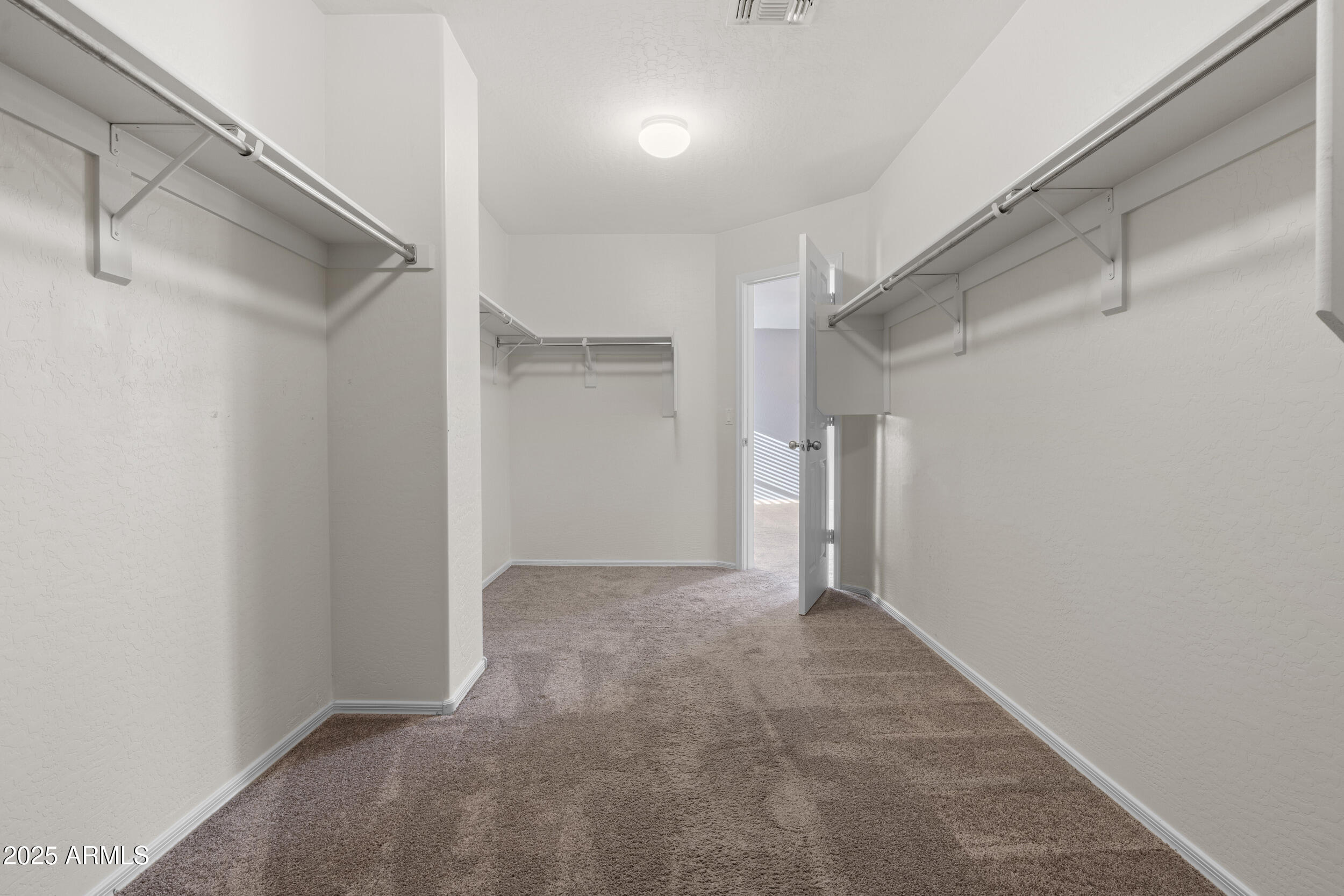 11536 E QUEENSBOROUGH Avenue