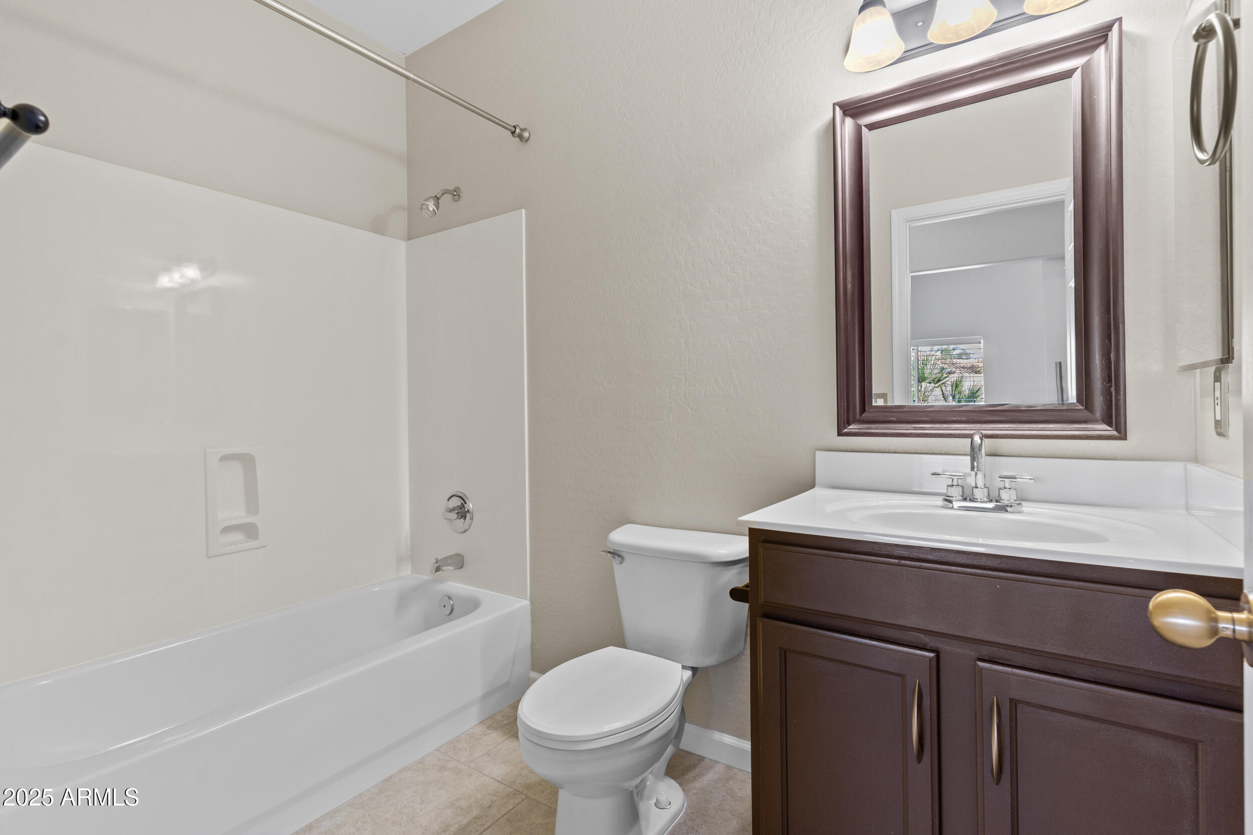 11536 E QUEENSBOROUGH Avenue