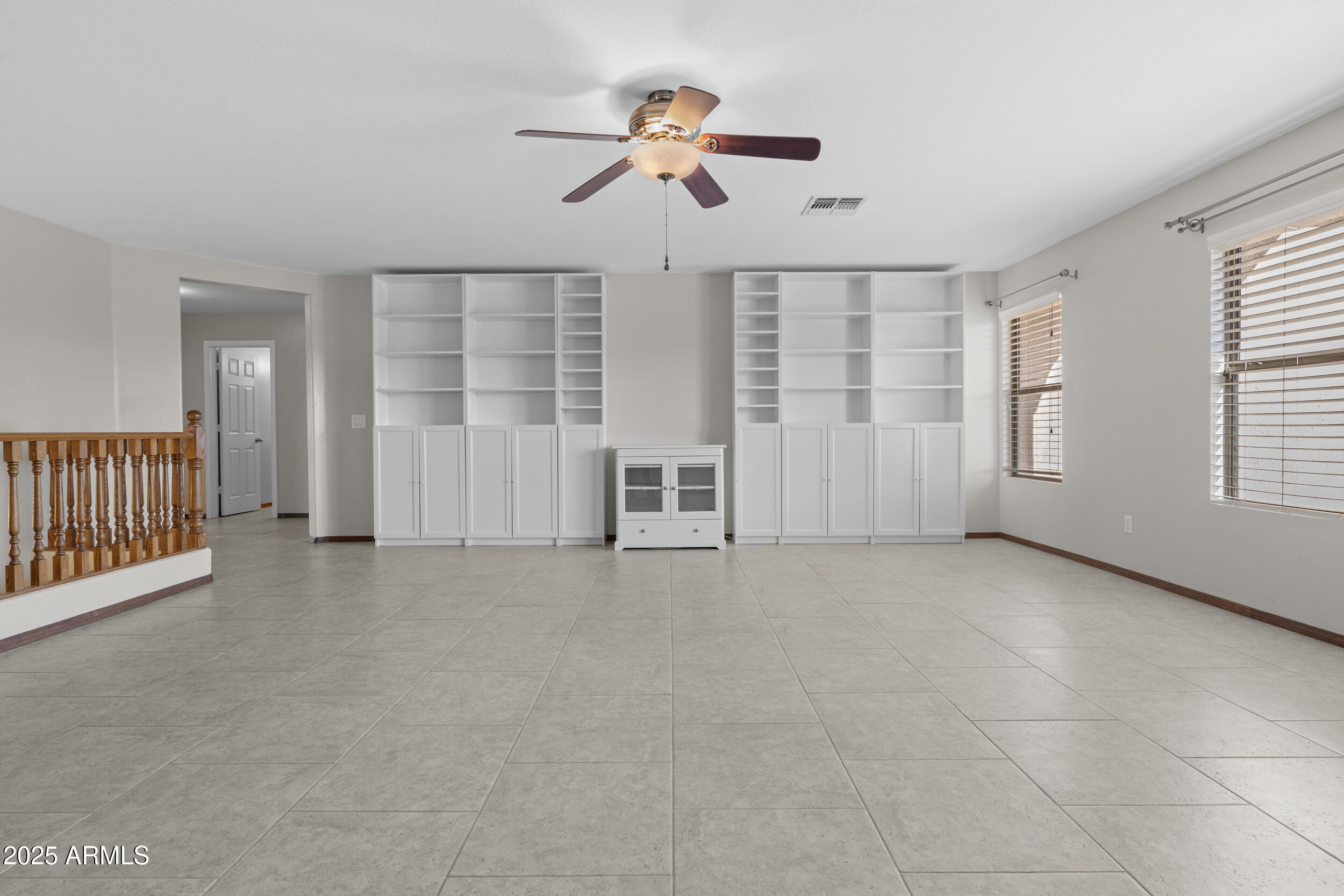 11536 E QUEENSBOROUGH Avenue