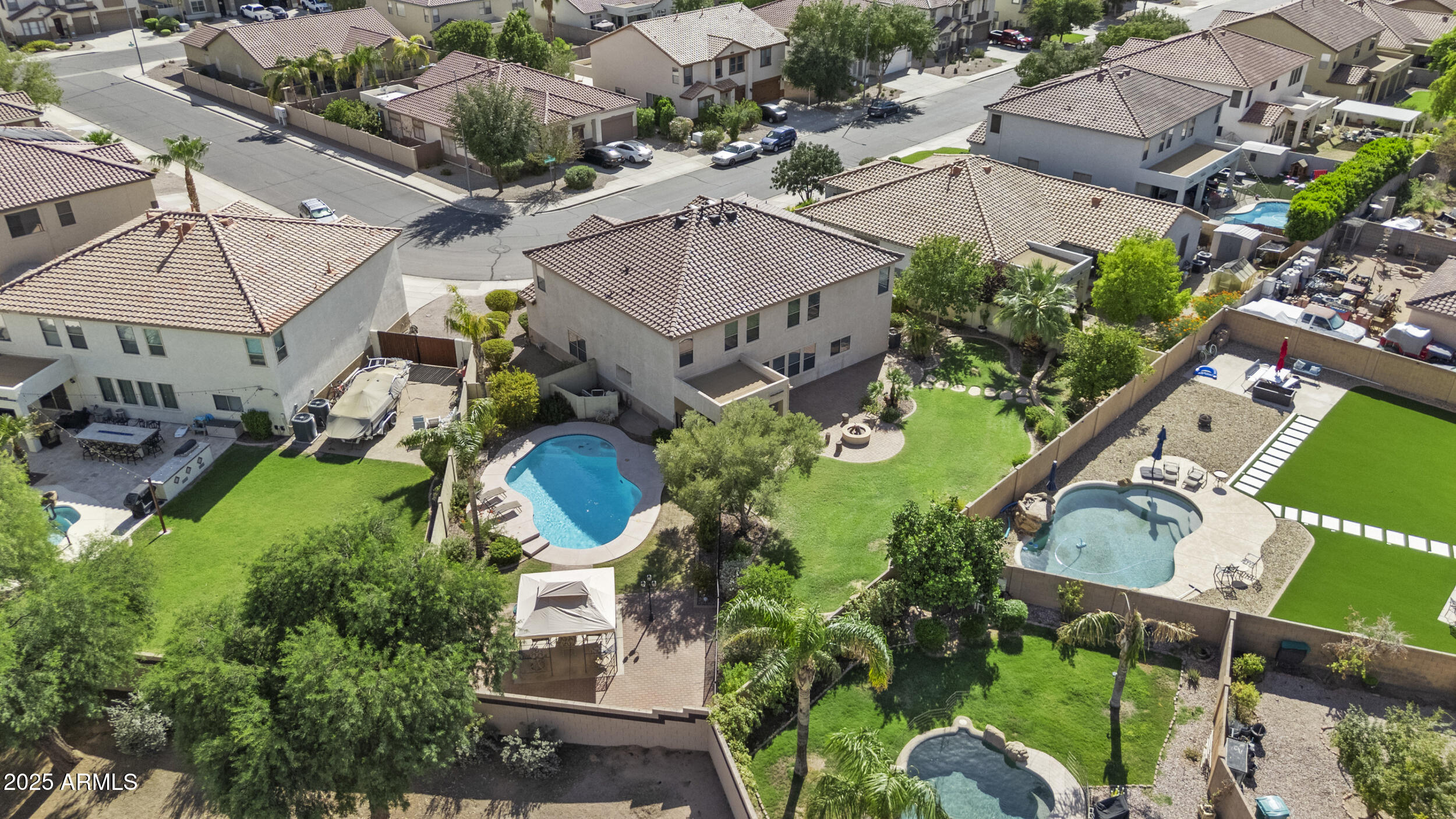 11536 E QUEENSBOROUGH Avenue