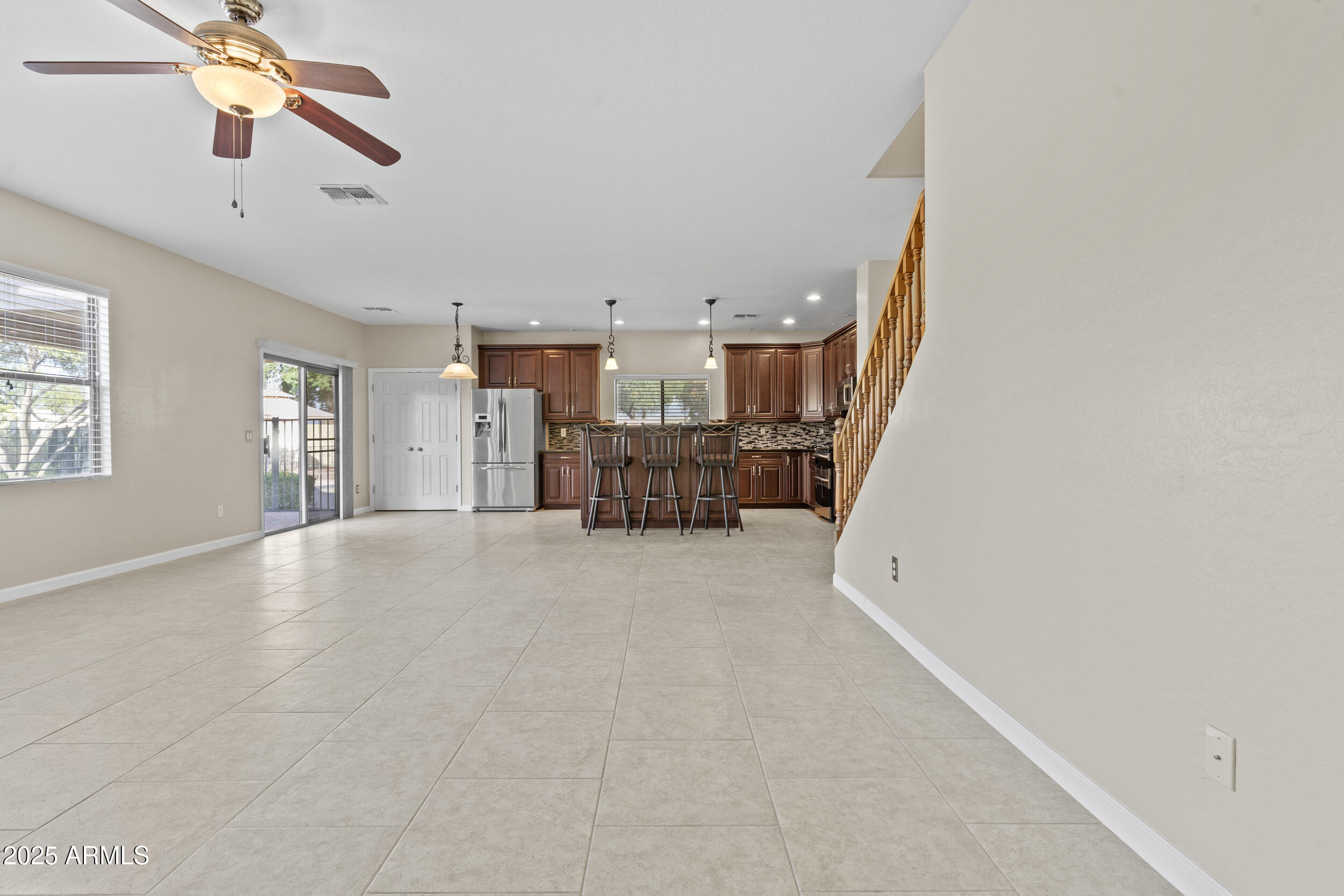 11536 E QUEENSBOROUGH Avenue