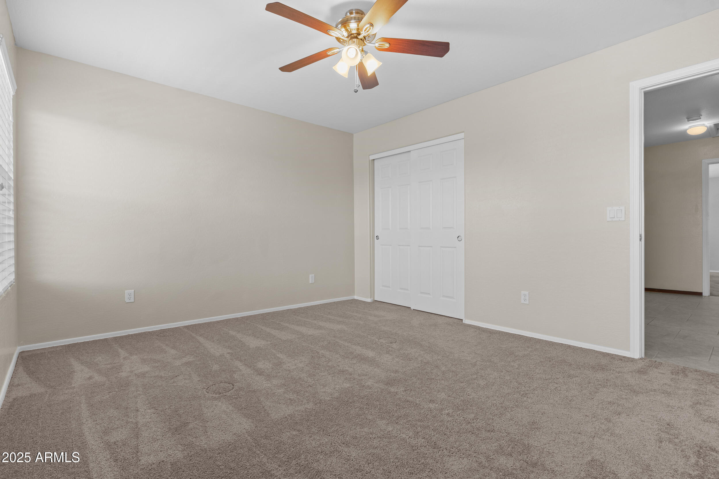 11536 E QUEENSBOROUGH Avenue