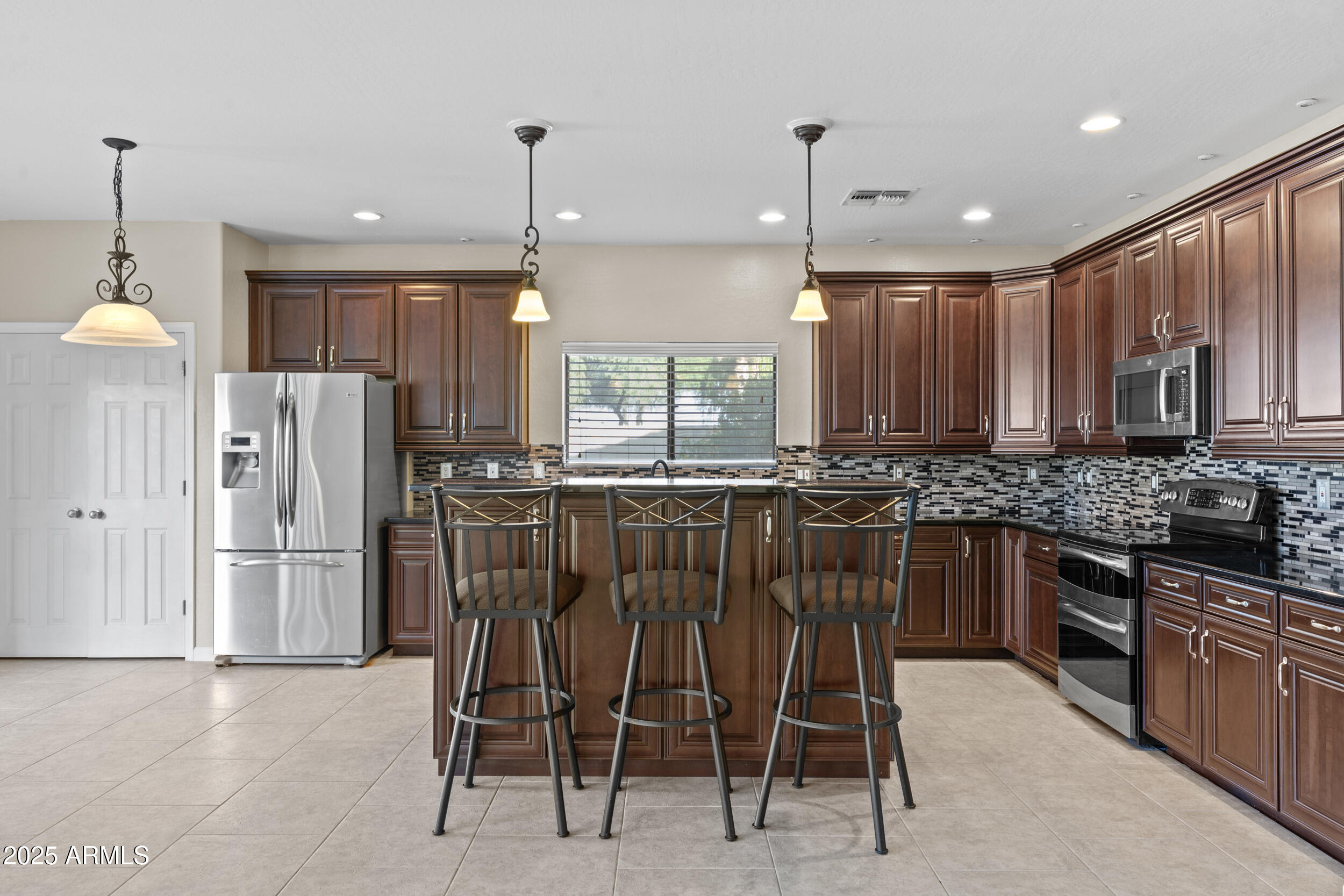 11536 E QUEENSBOROUGH Avenue