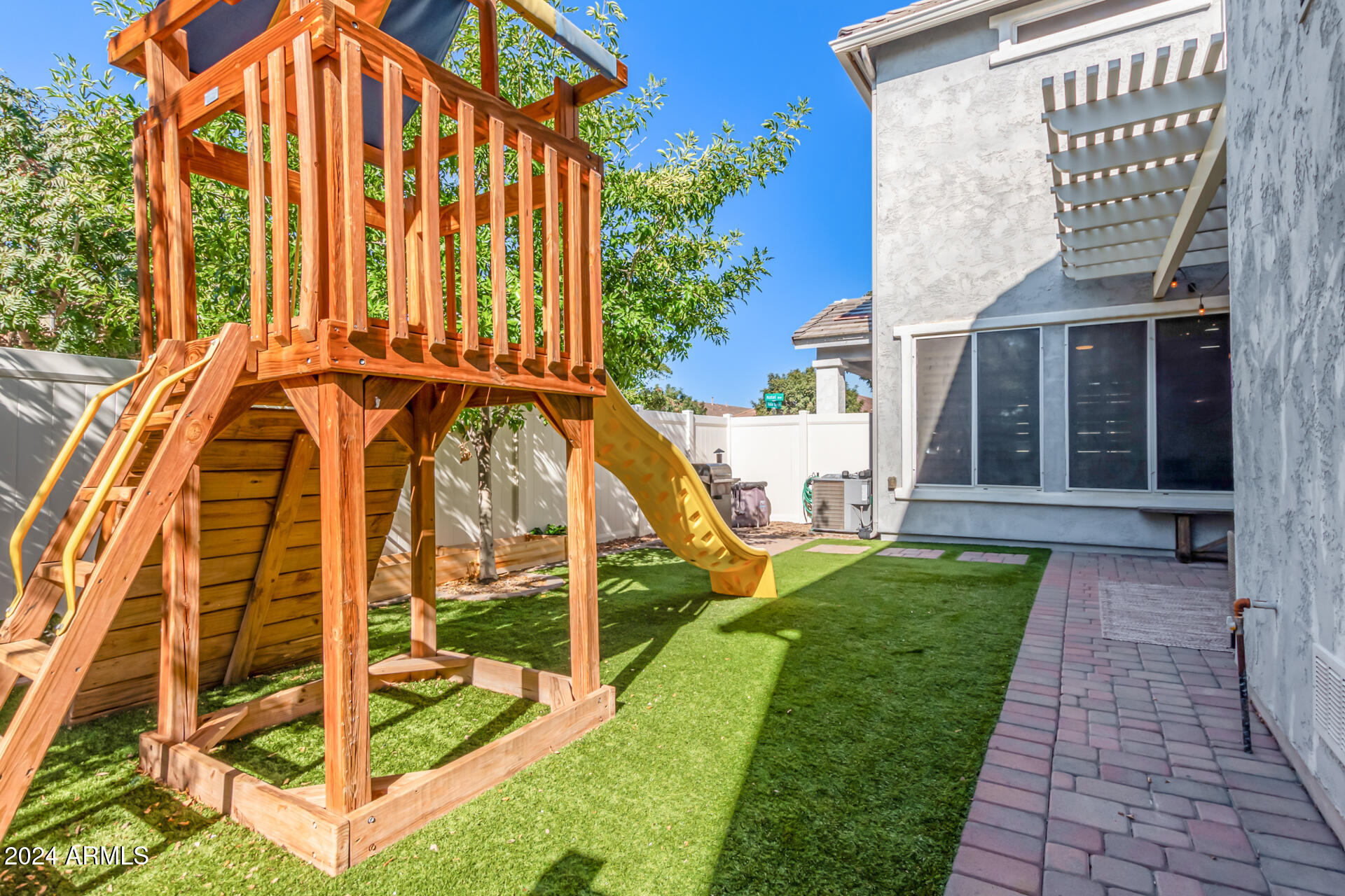 10451 E NATAL Avenue